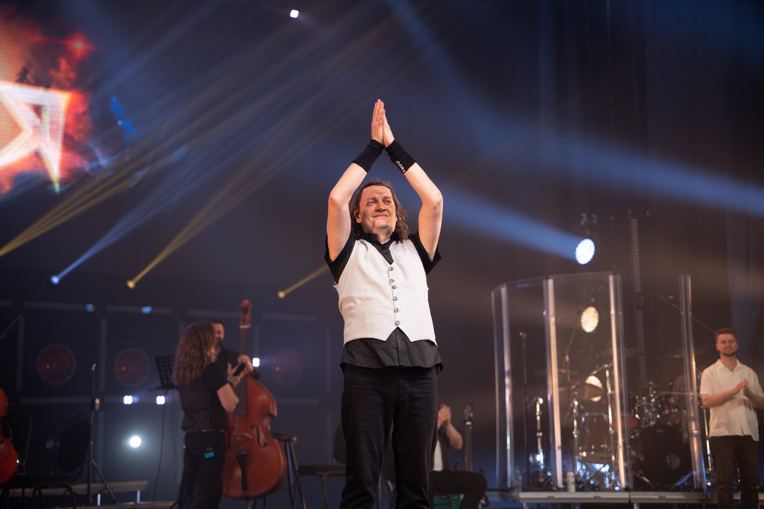 Эпидемия. Симфоническая рукопись. Москва. Фотограф. г. Южно-Сахалинск. Олег Толстов