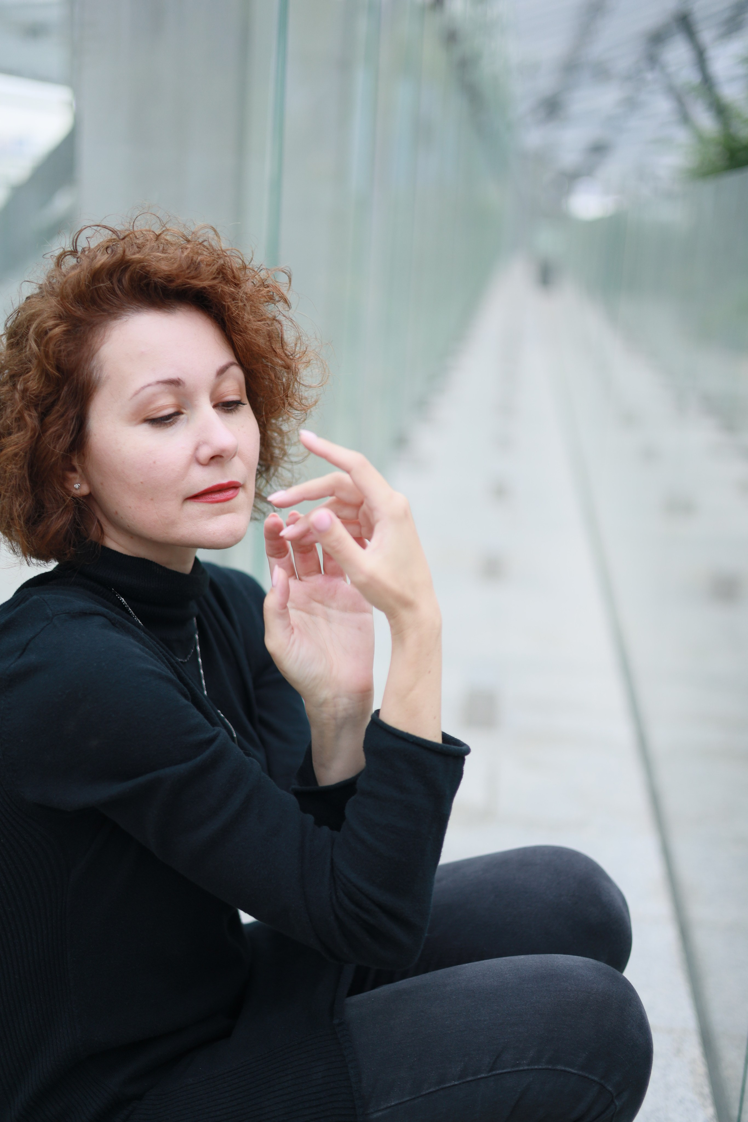 Larisa walking in the park. Family, portrait, content photo in Costa Rica Evgeniya Besprozvannykh