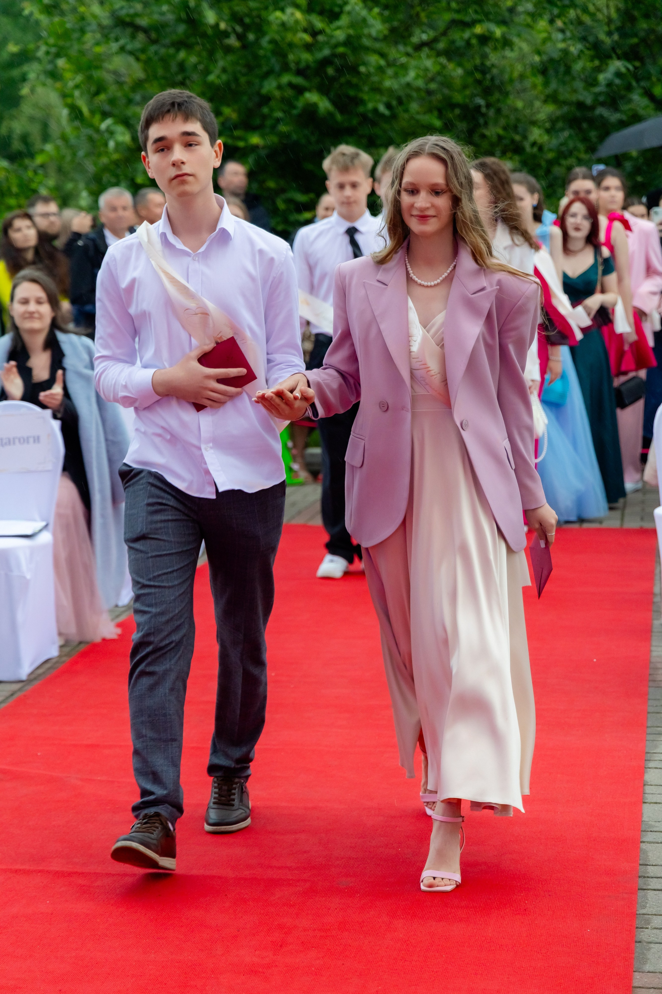 Школьный выпускной 2025 год в Минске, Беларуси. Свадебный фотограф в Минске/Беларуси Сергей Спиридонов