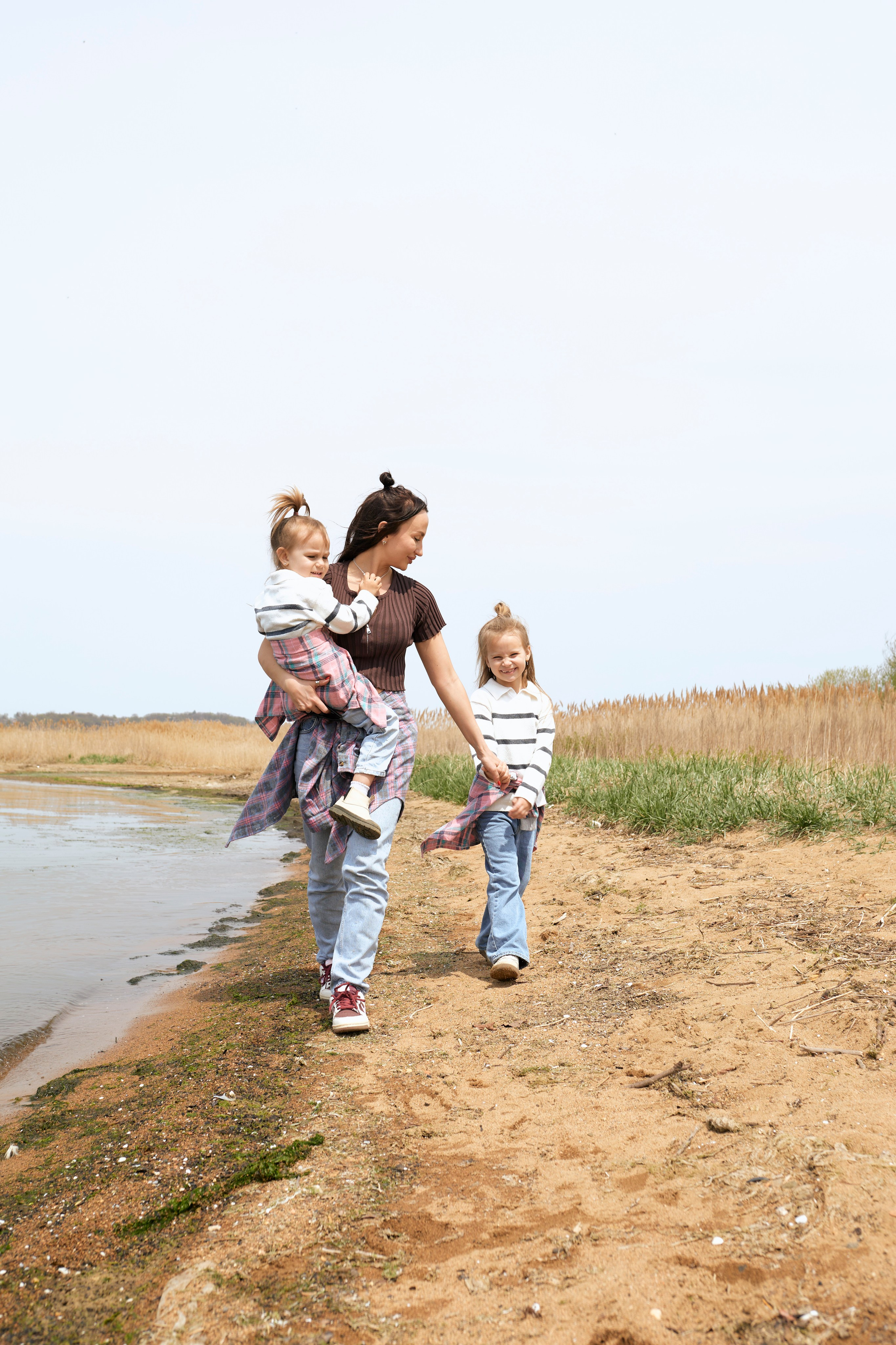 Алена и дочки. Фотограф Владивосток, семейные и индивидуальные съемки