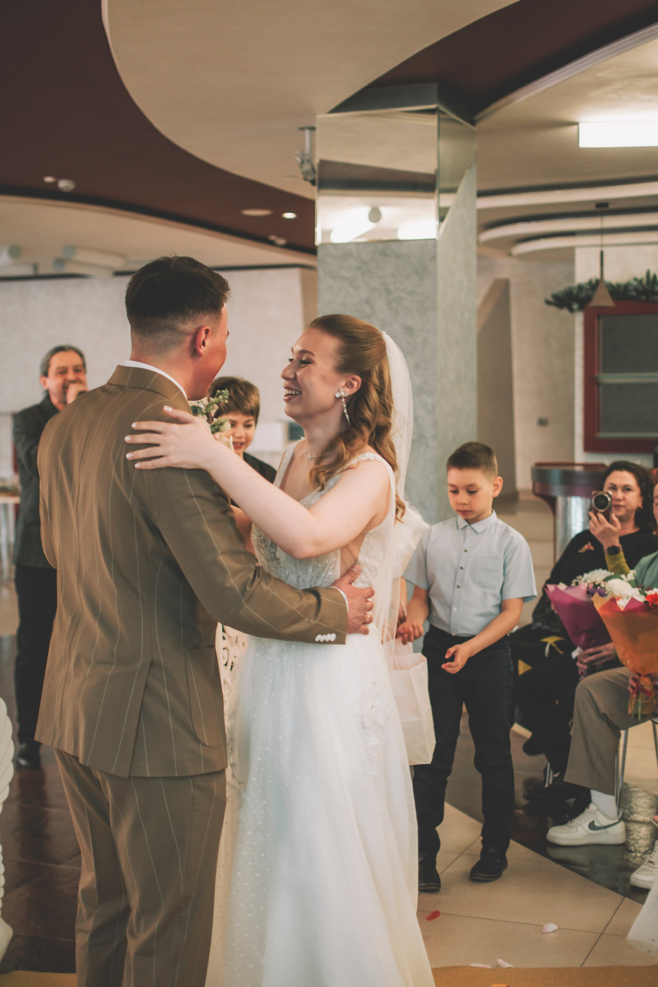 Альберт и Анастасия (Студийная фотосессия, роспись в ДК Нефтяник + фотосессия с гостями). Семейный и свадебный фотограф Губкинский и Ставрополь