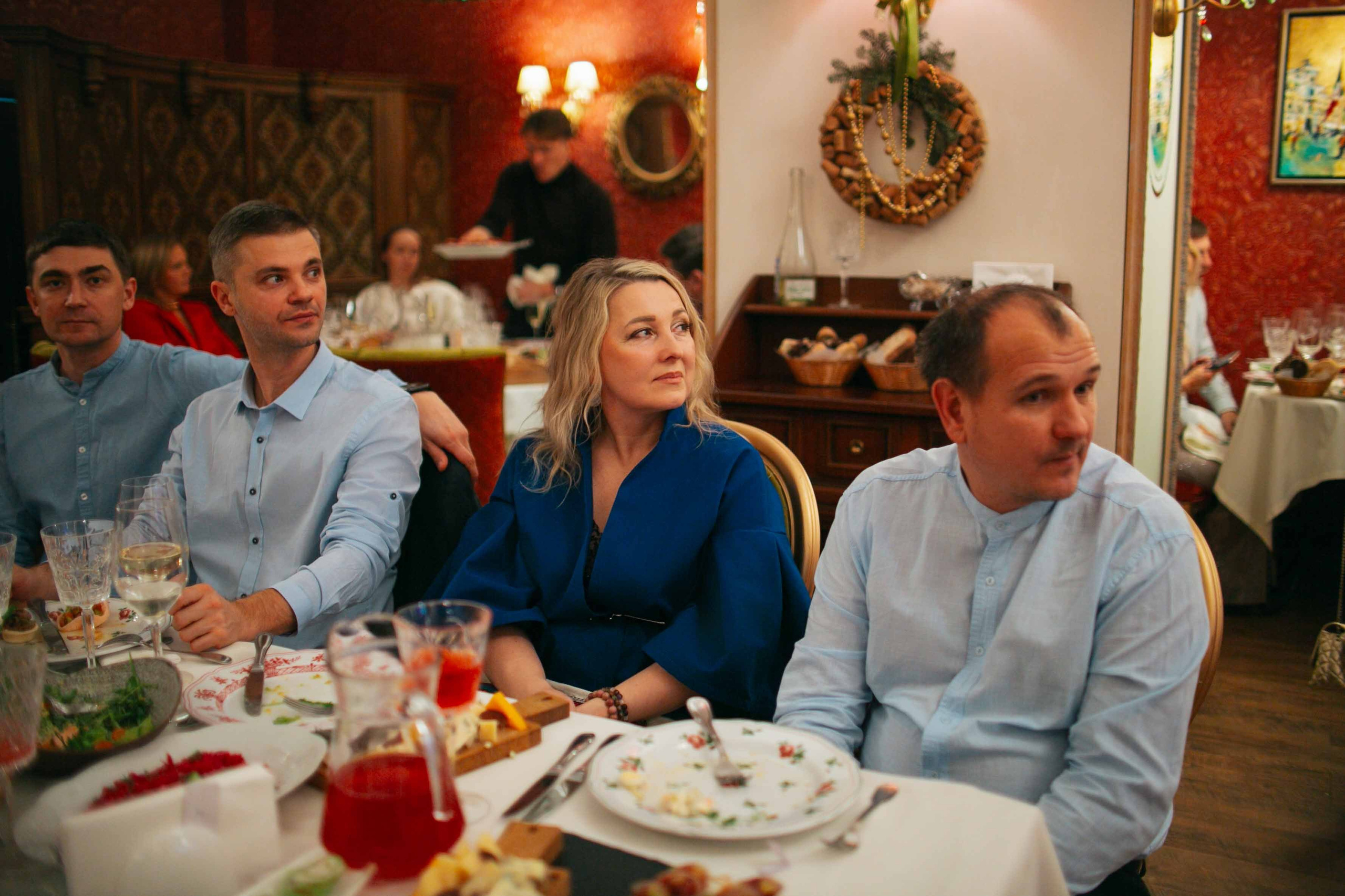 Вечер в «Дежавю». Ваш репортажный фотограф Артемий Антонов