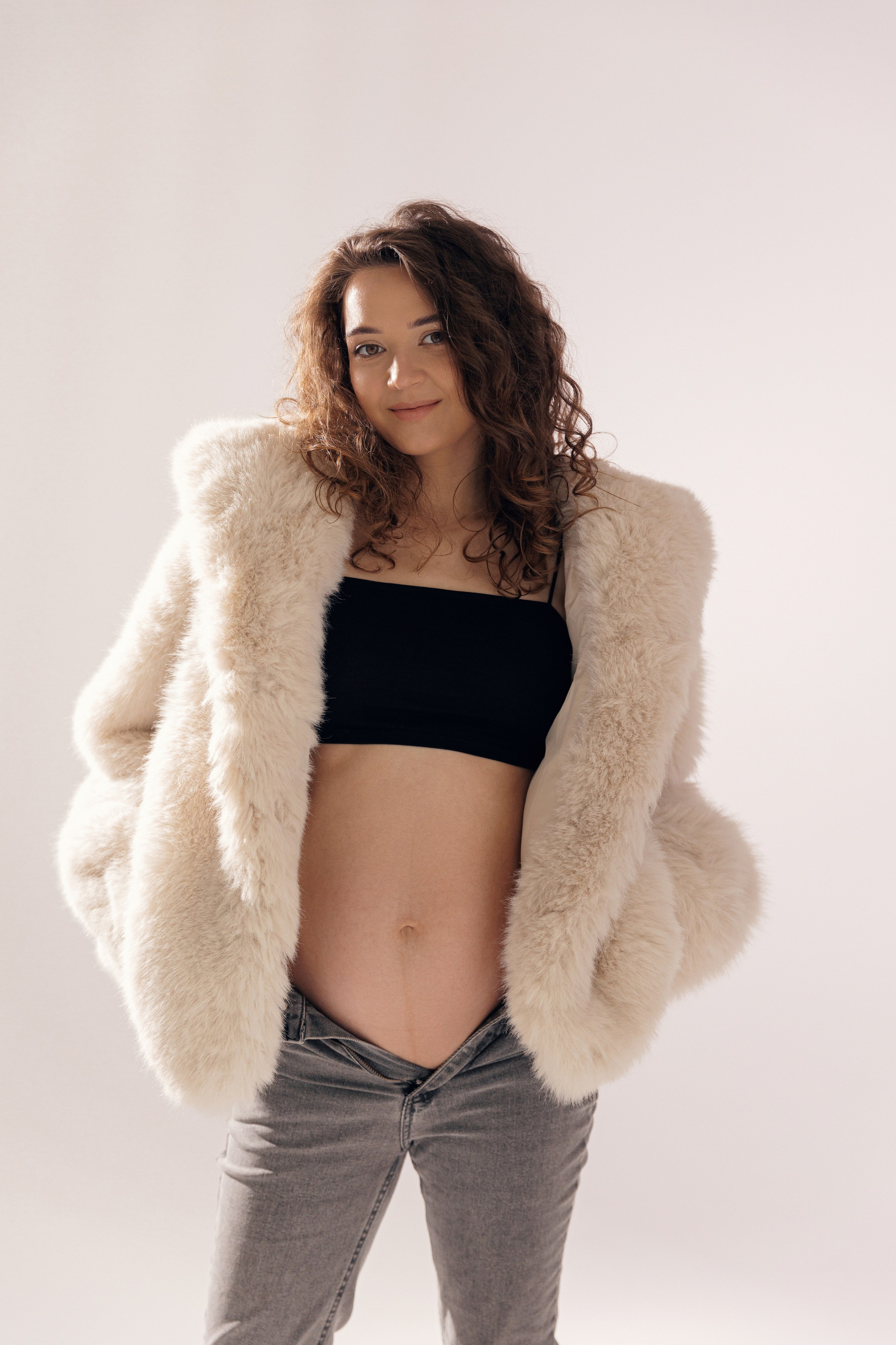 Беременная фотосессия в студии  Краснодар, Анапа, Сочи, Геленджик. Свадебный фотограф и видеограф Краснодар, Ростов, Сочи, Новороссийск