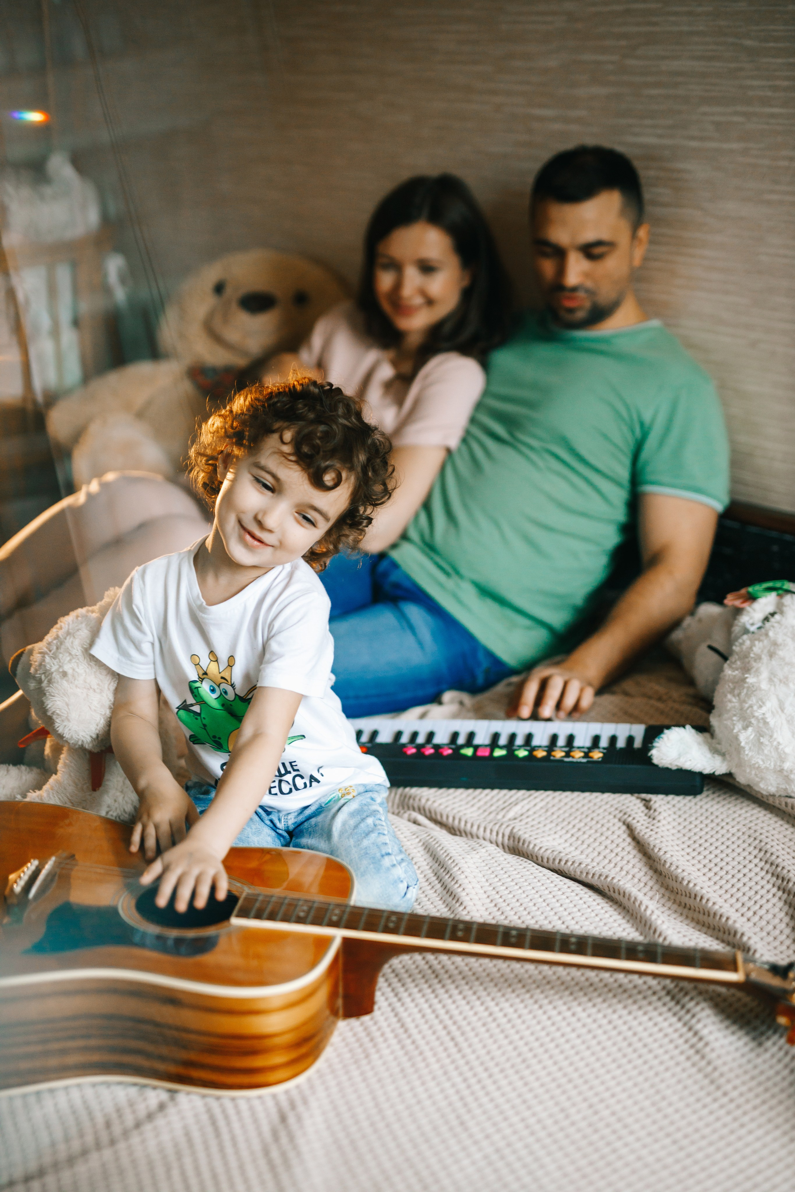 Пример семейной фотосессии дома. Дмитрий Мартьянов семейный фотограф в Санкт-Петербурге