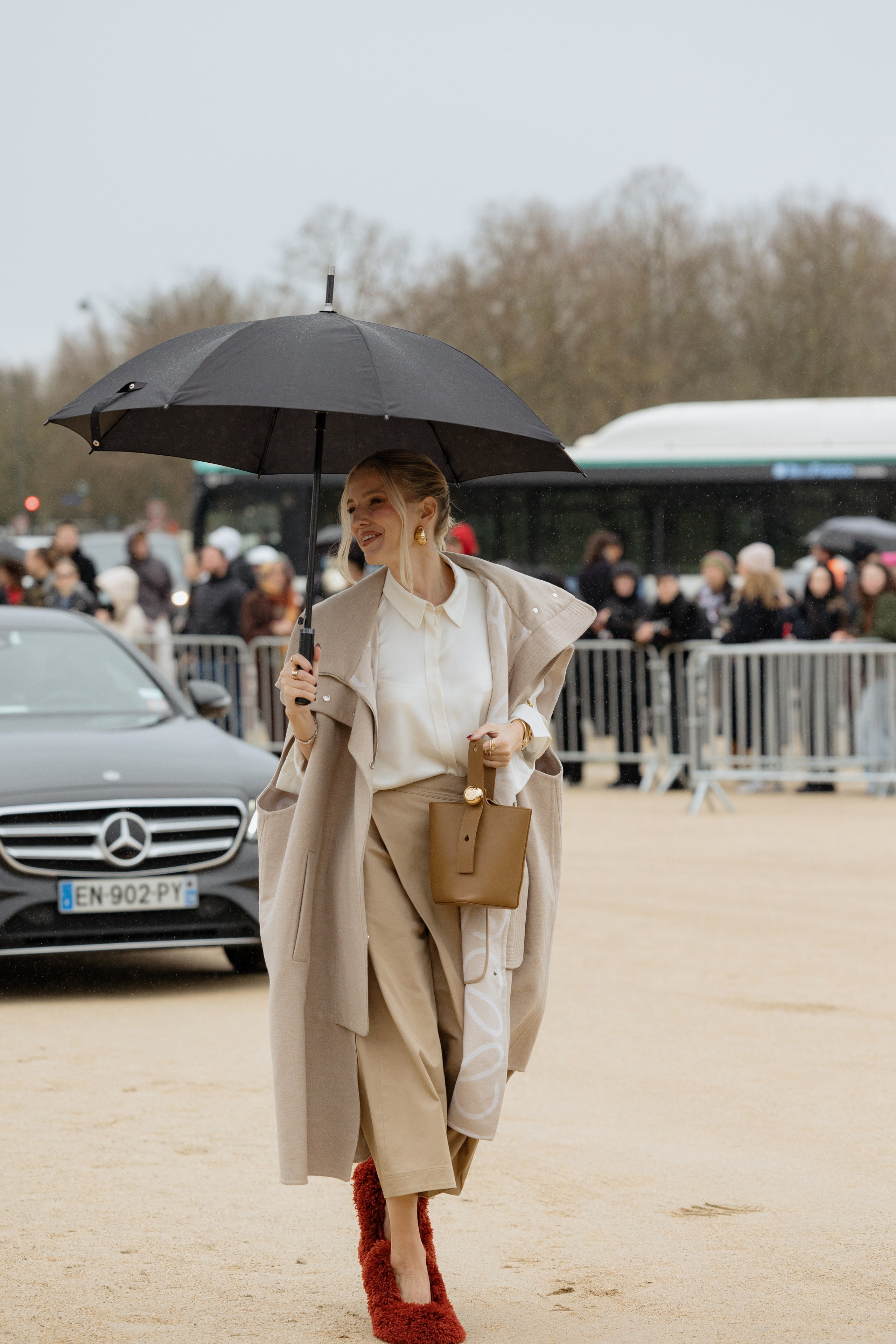 LOEWE PFW WOMENSWEAR FALL-WINTER 24/25. Photographer in Milan Ivan Goncharov