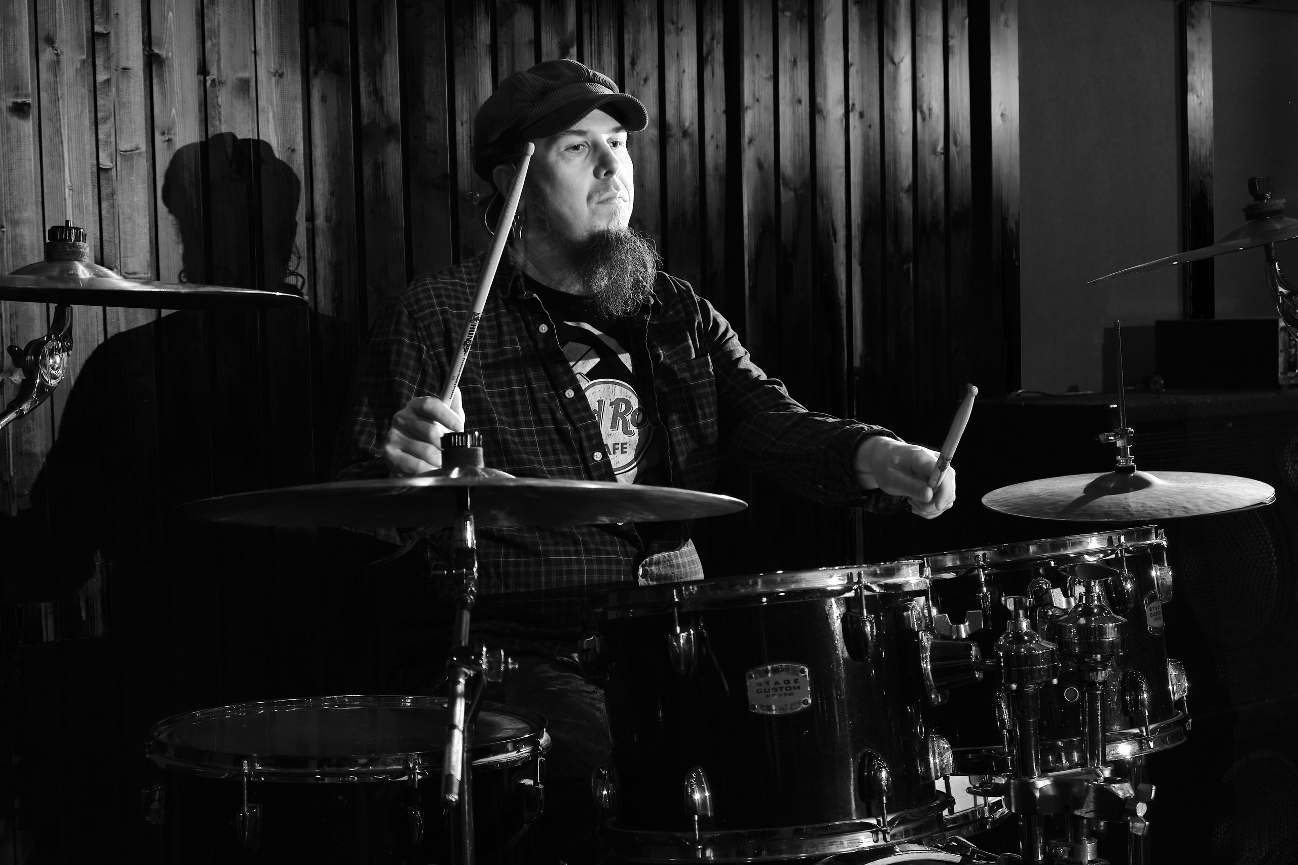 Фотограф для съемки музыкальной группы, услуги фотографа для музыкантов, певцов, эстрадной и концерной деятельности. Ваш фотограф для съемки концертов и мероприятий.