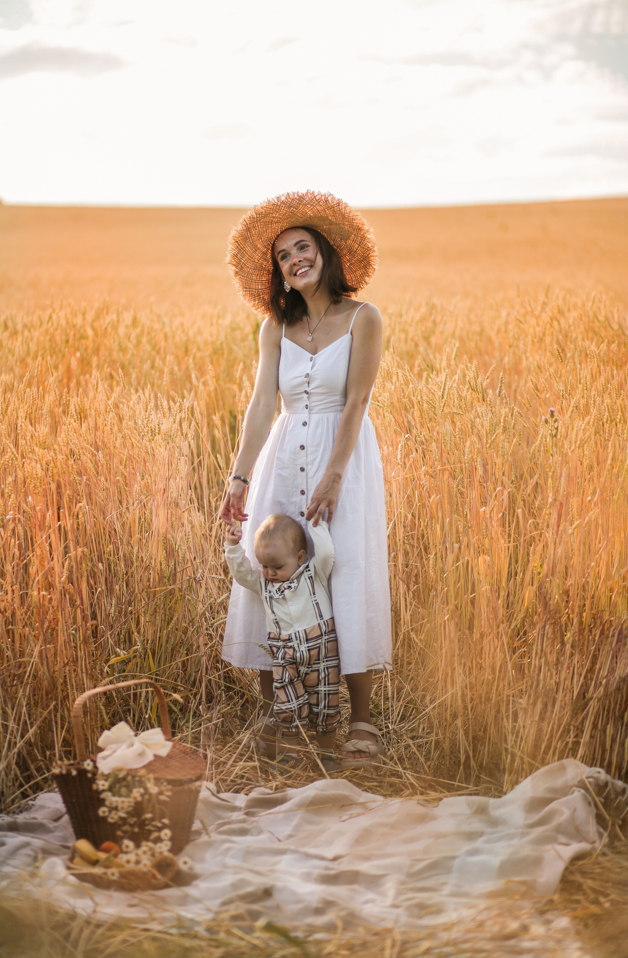 Закатная пшеница. Семейный фотограф в городе Саратове — Анна