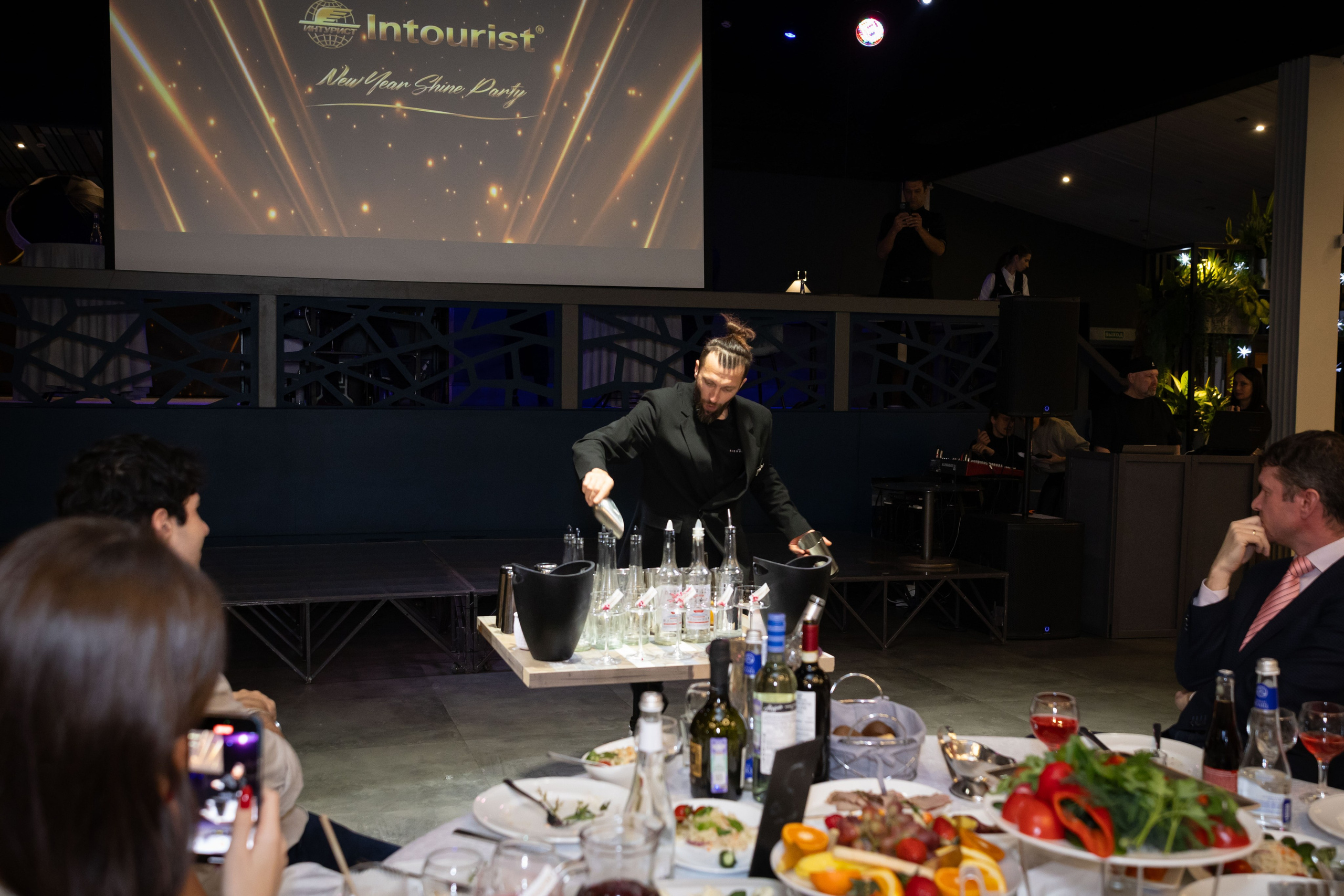 Корпоратив ресторан Времена года Москва. Семейный и детский фотограф Анна Петракова