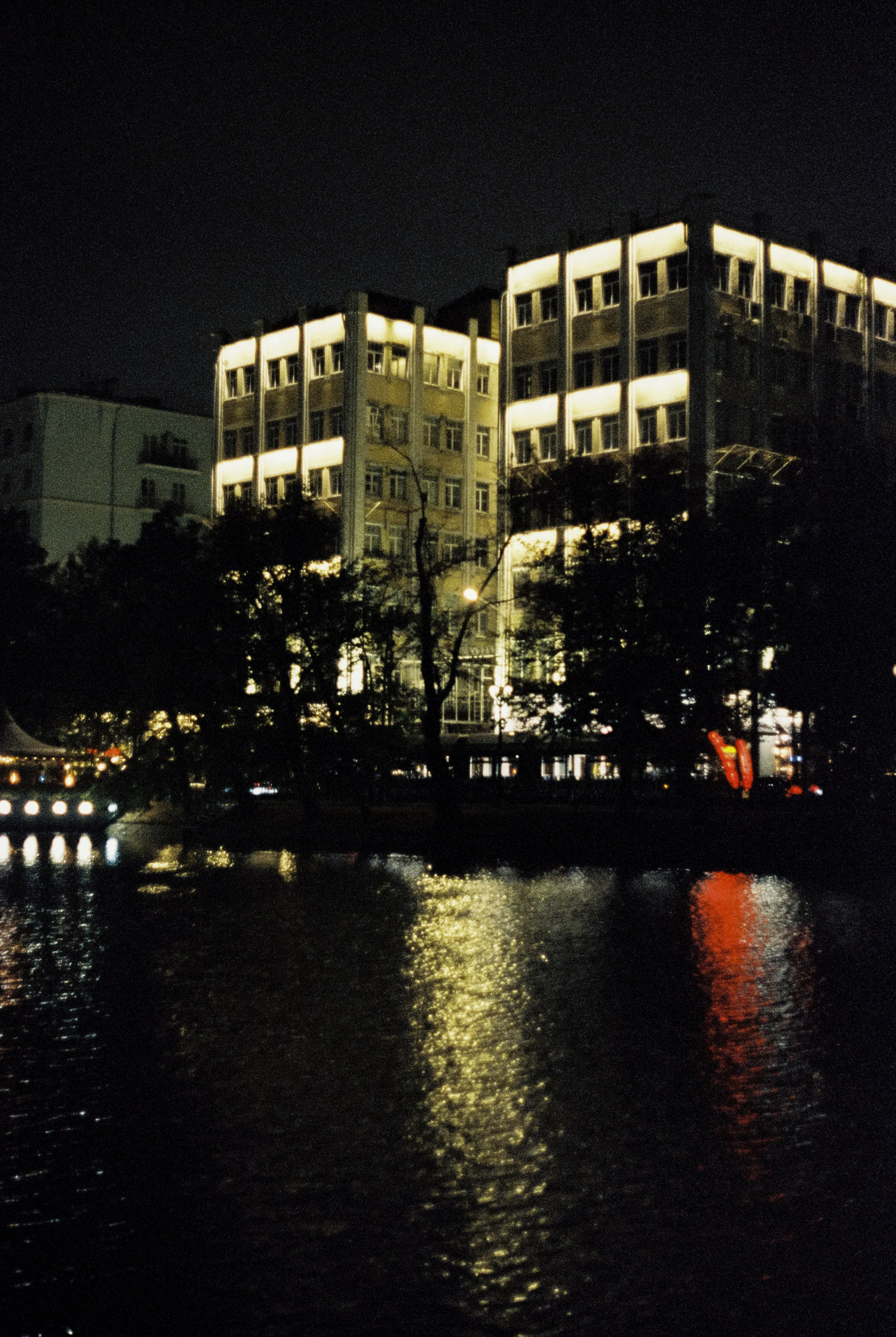 Москва вечером на пленку  Kodak Vision 3 500T