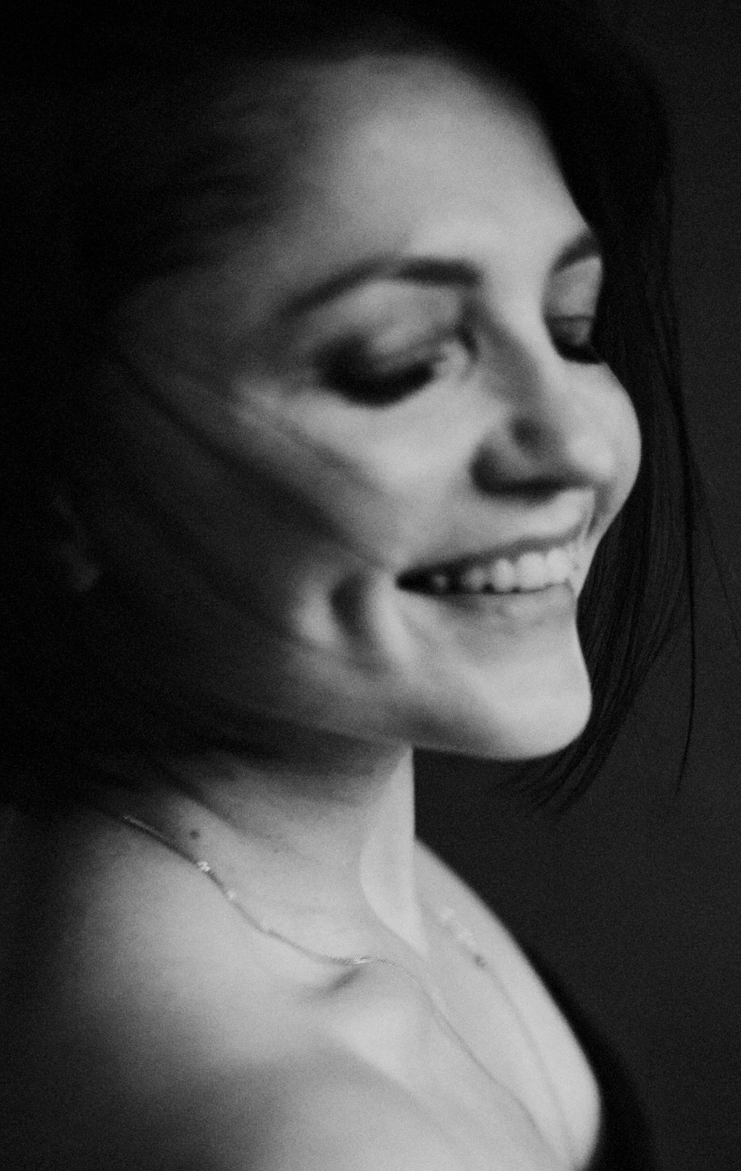 девушка в студи женская фотосессия в студии женская съемка