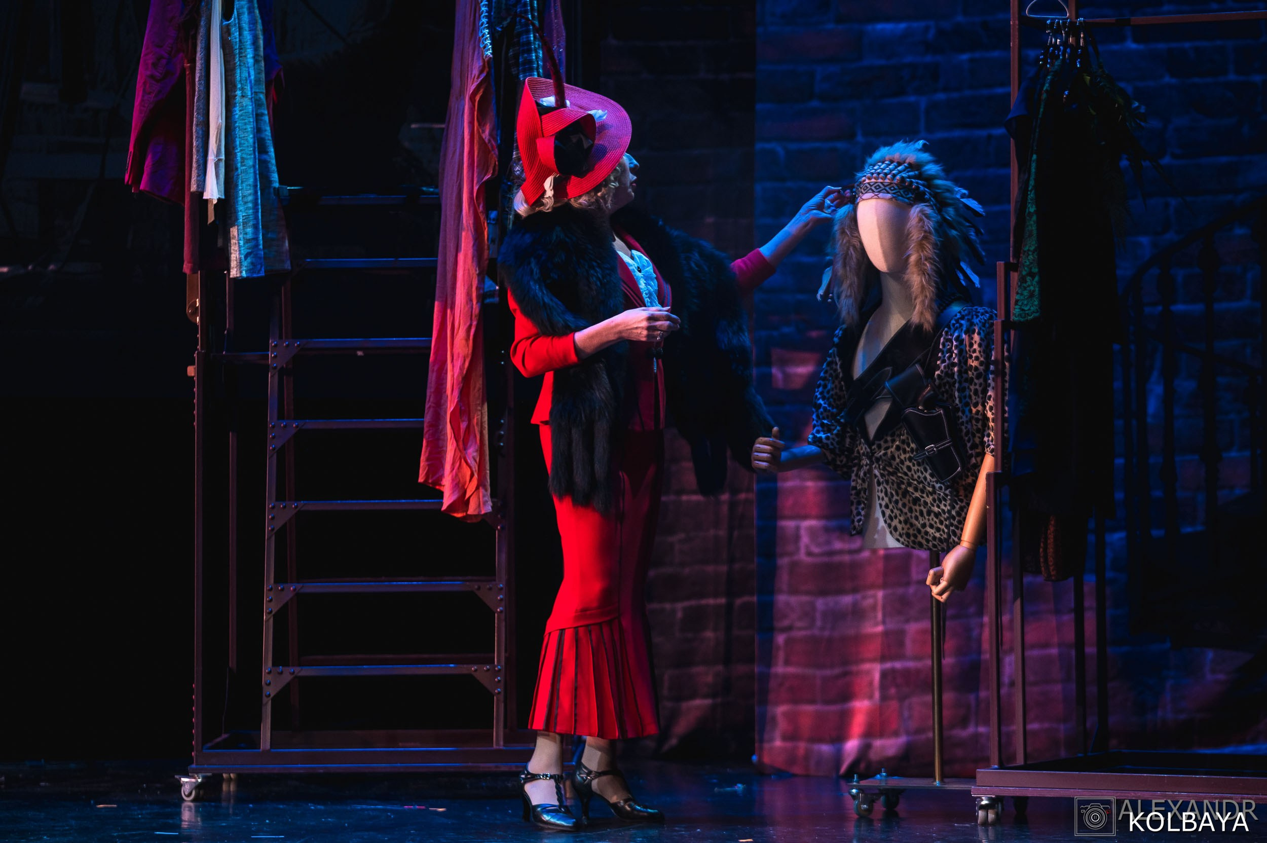 Фотографии со спектакля «Привет, я тетя Чарли». Концертный и театральный репортажный фотограф в Москве Александр Колбая