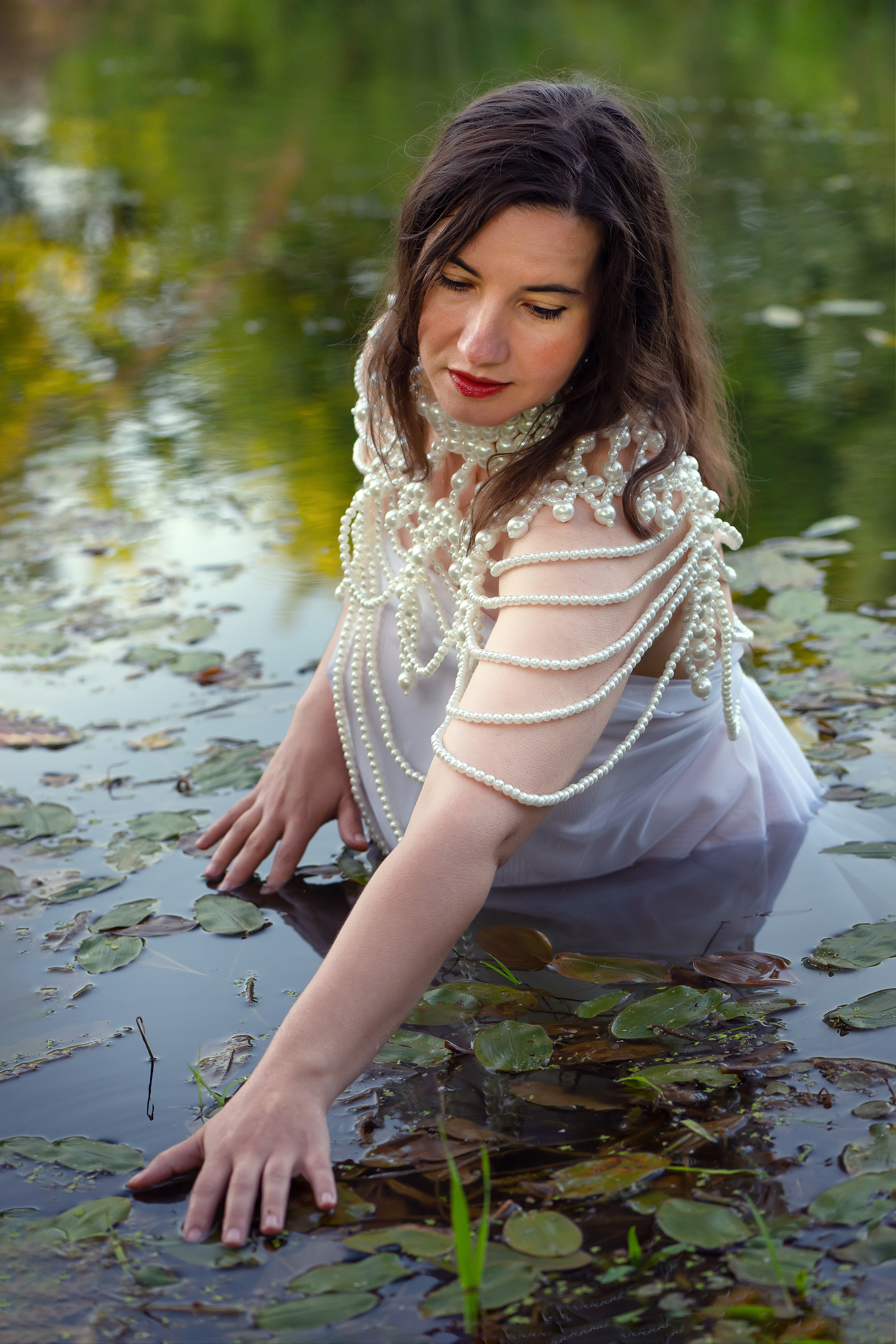 Платье, бусы и вода...... Главная