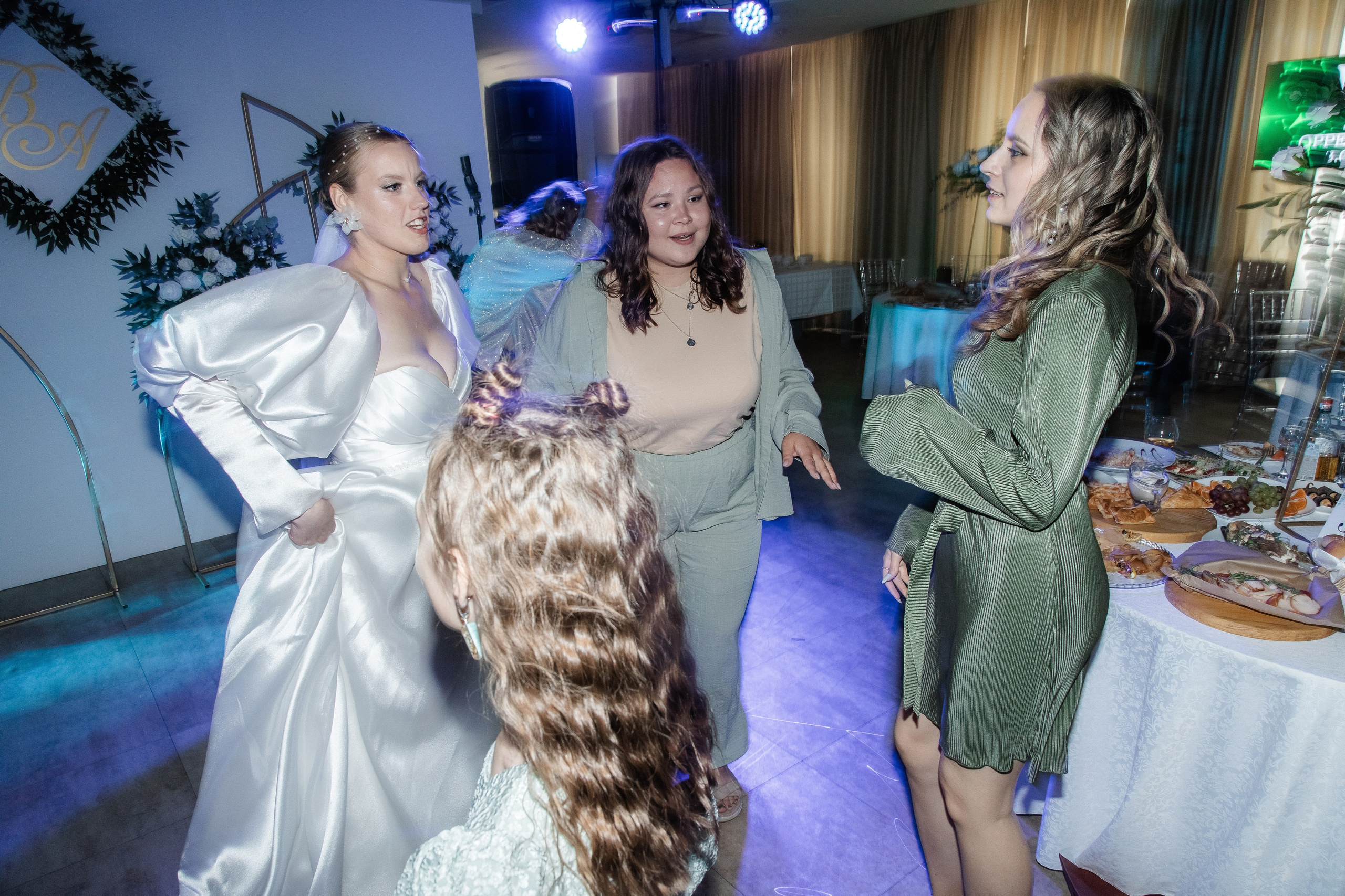 A & V. Street photographer