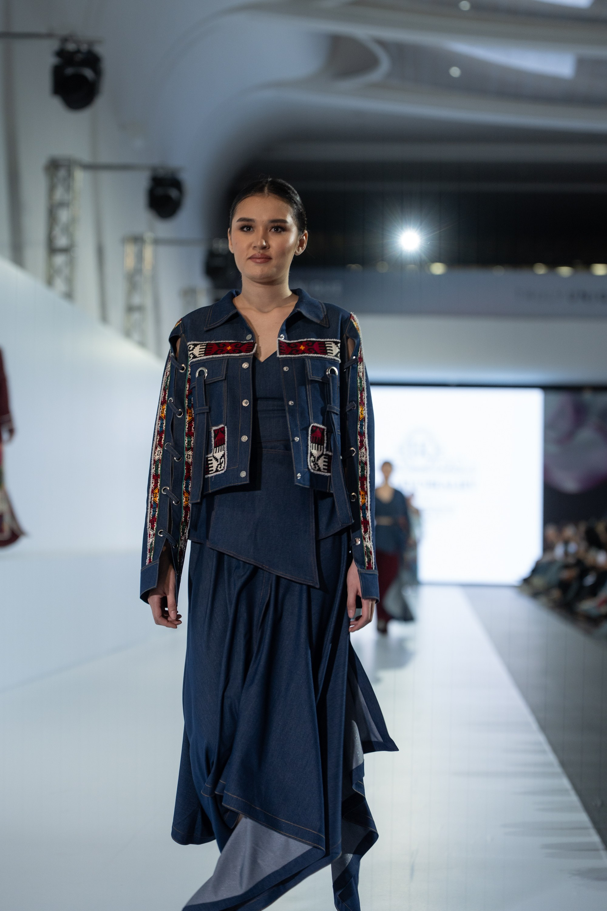 Umed Kuchkaliev. Сайт Алматинского НЮ АРТ, будуар и фэшн фотографа Дениса Карпенко