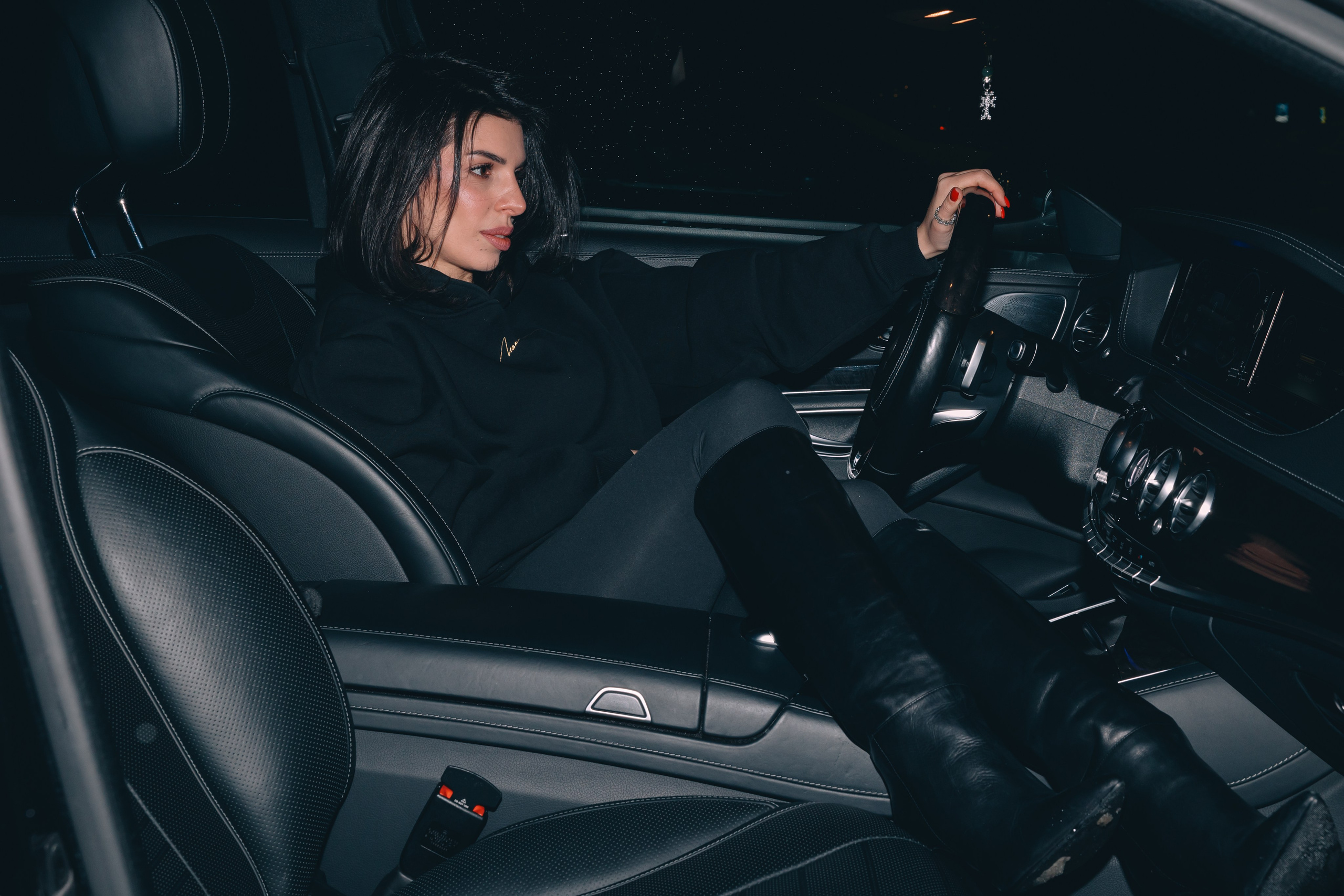 МАРИНА. Я фотограф из Москвы к Вашим услугам