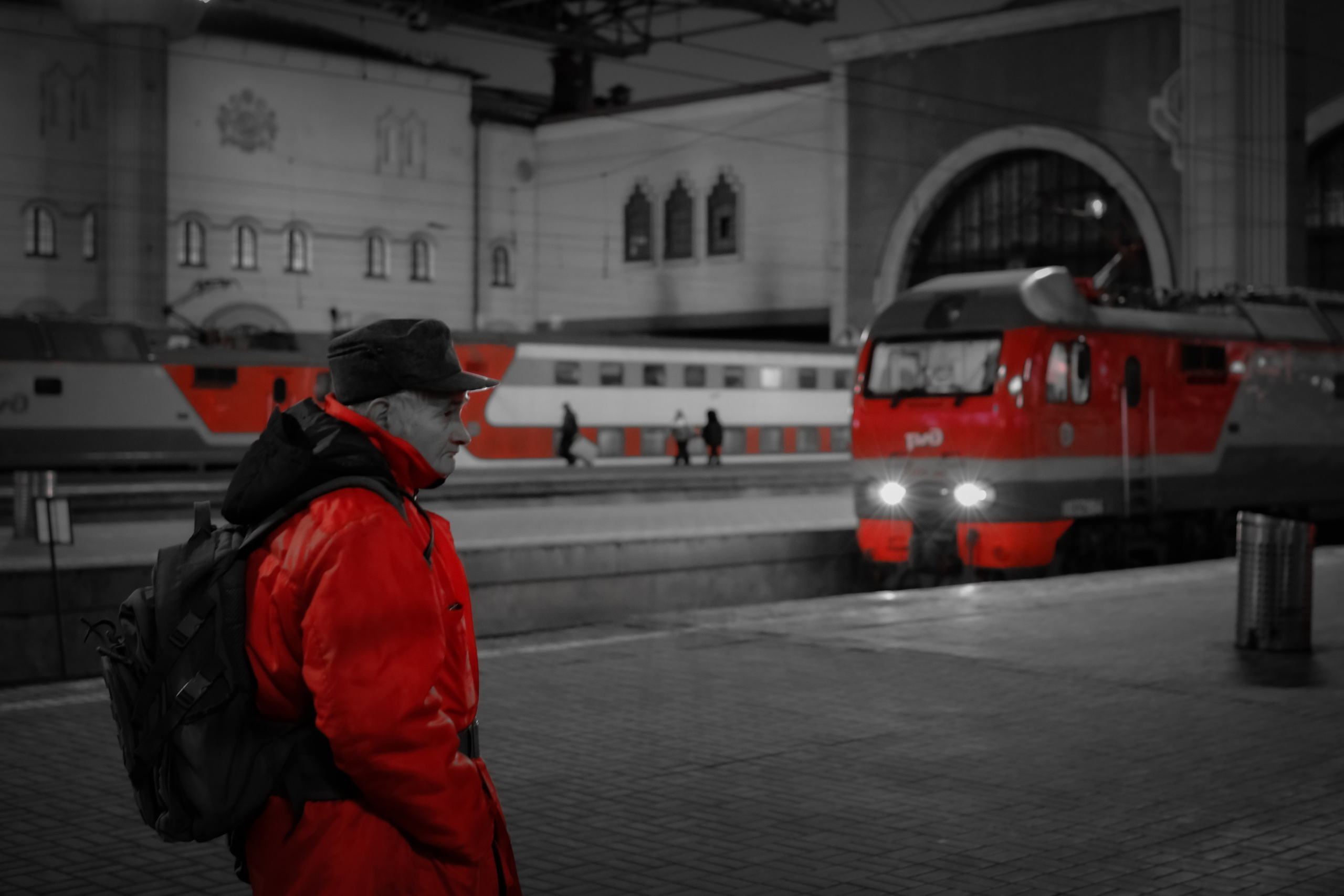 Селективный красный. Фотограф в Москве, фотожурналист Александр Малахов