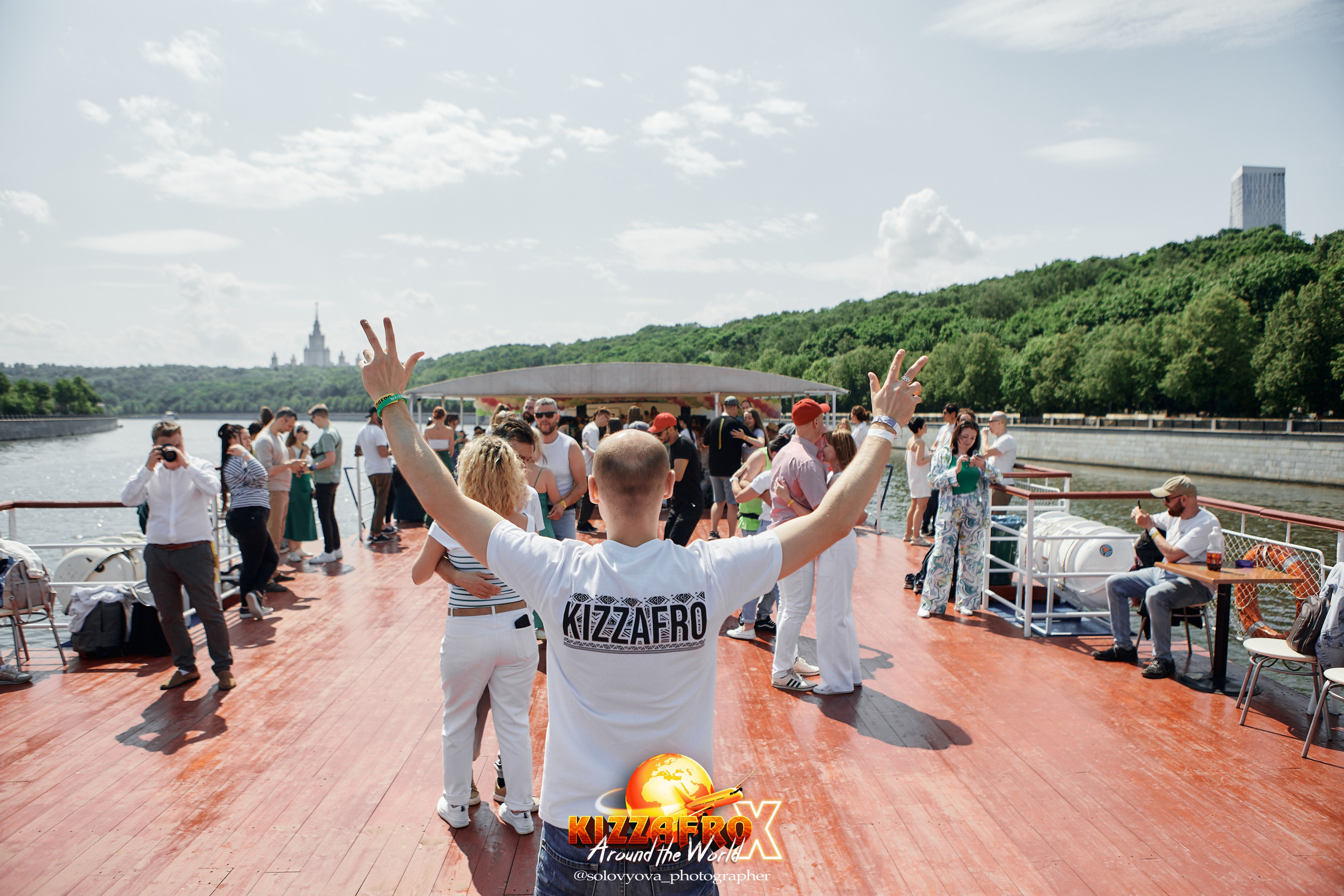 Boat party. Свадебный фотограф