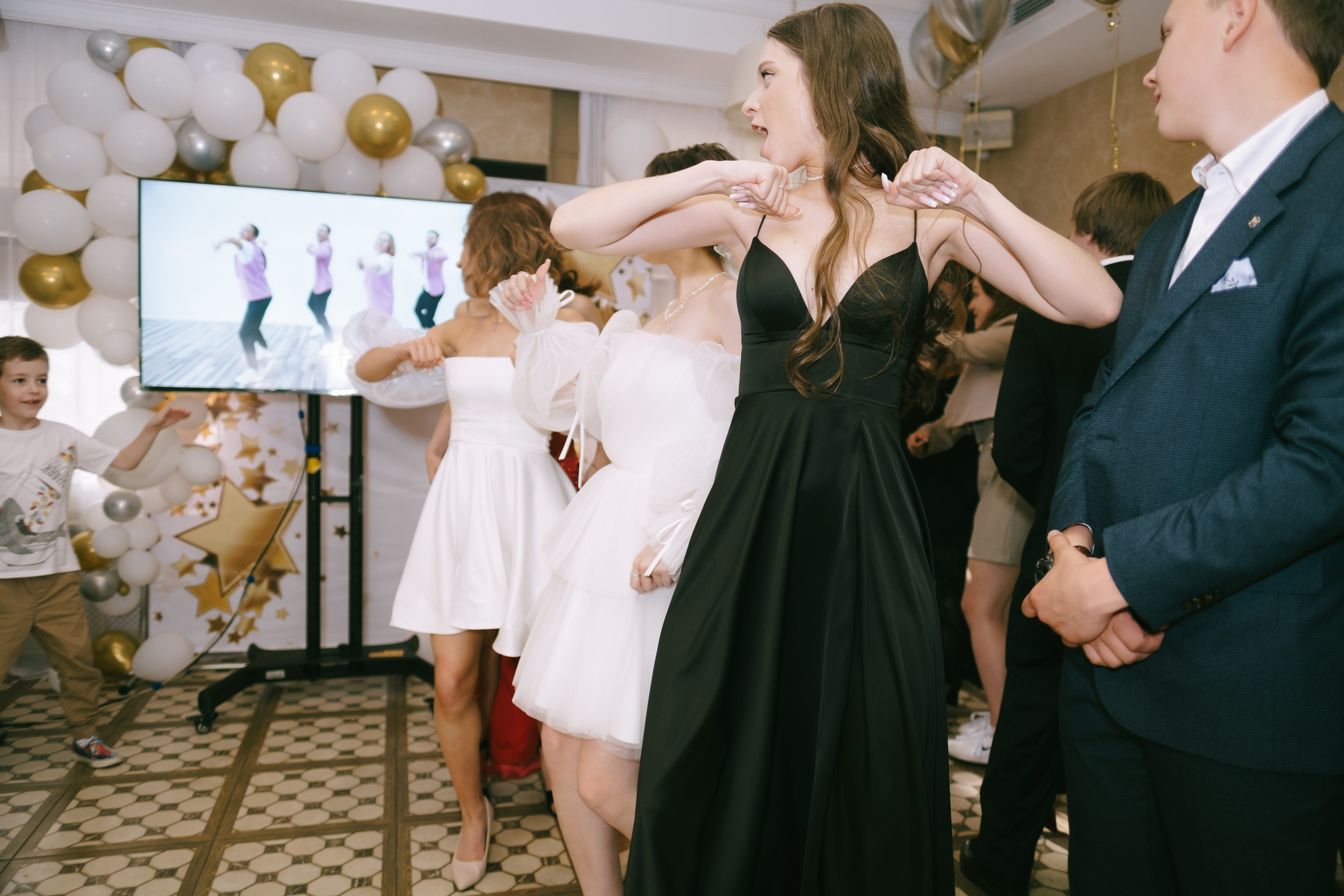 Выпускной школа 33. Свадебный и репортажной фотограф Денис Ожигин в Краснодаре и Краснодарском крае