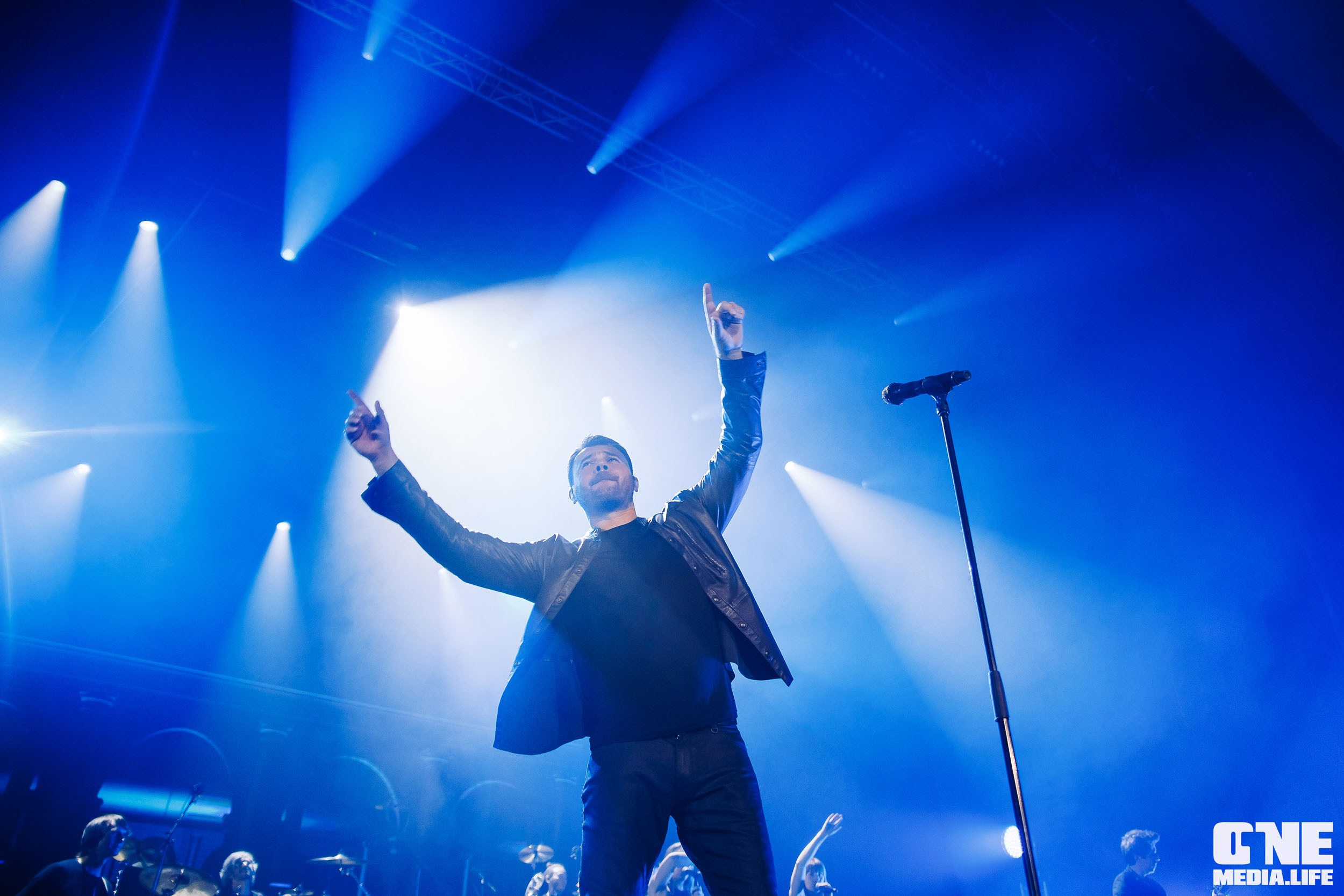 Фоторепортаж с концерта Эмина в Янтарь Холле. One Media Life: фоторепортажи, фотоотчеты с мероприятий и заведений