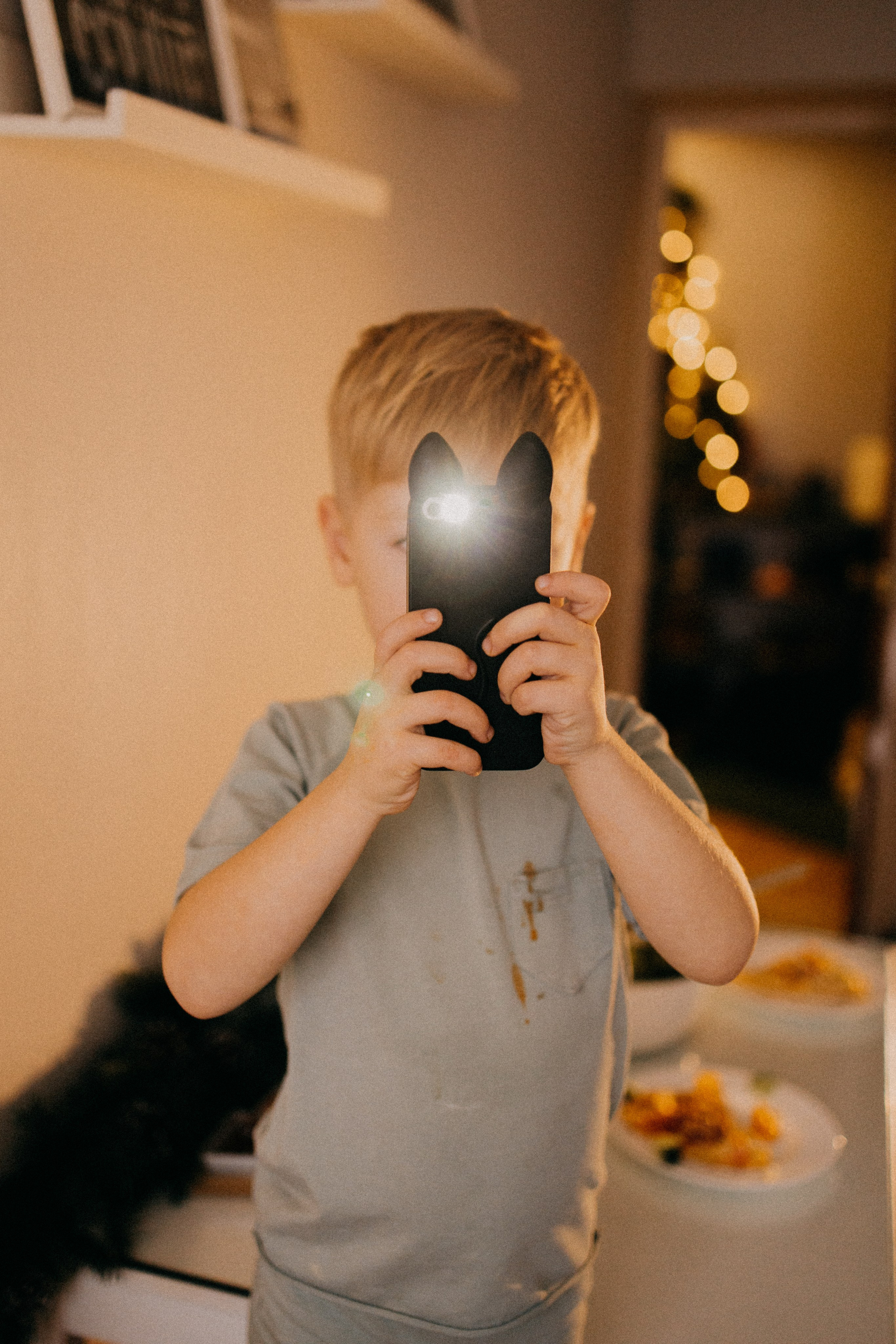 Пицца. Женя. Огоньки. Фотограф Настя Леонова