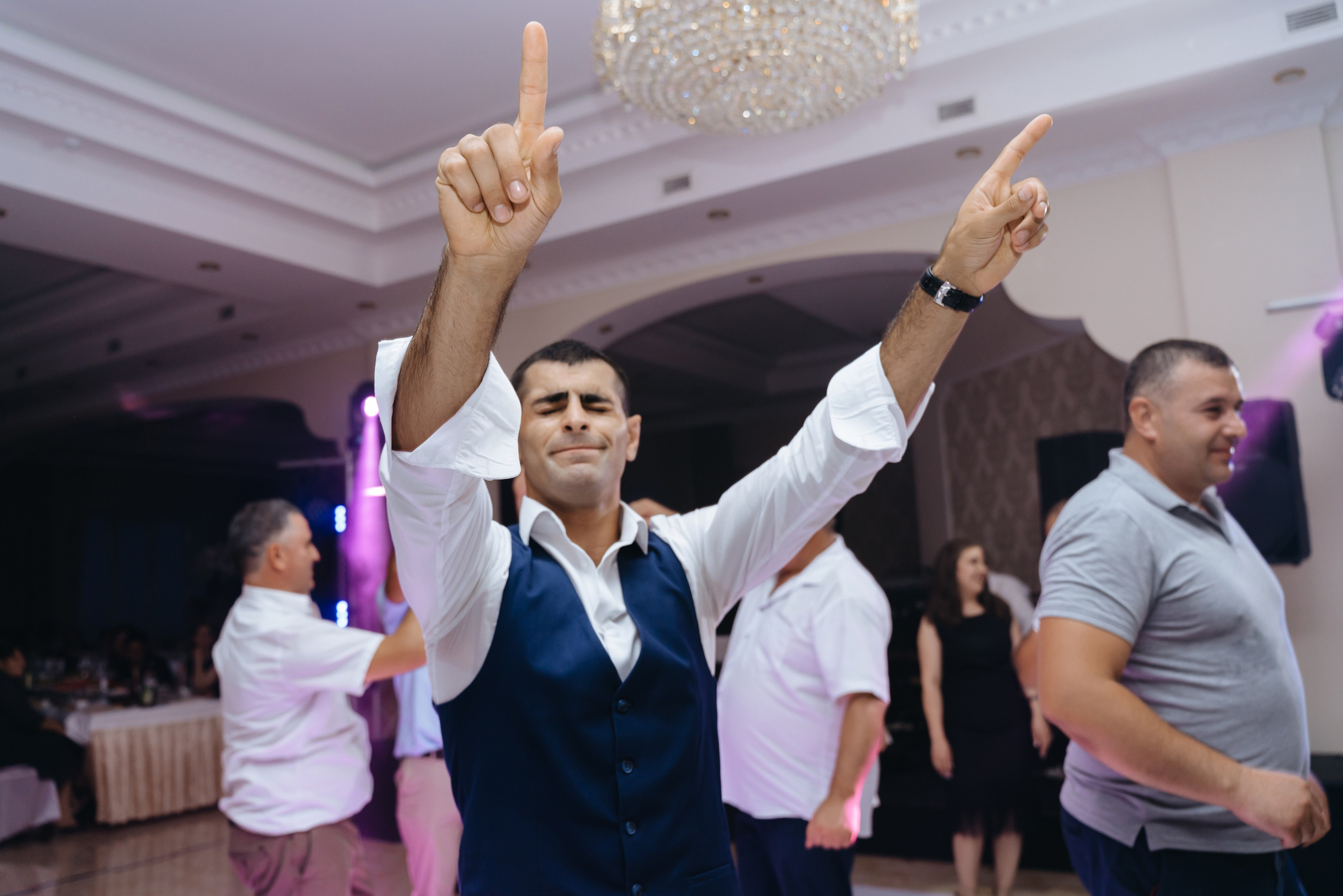 Артем и Лусине. Свадебный фотограф Красноярск Вязьминова Мария