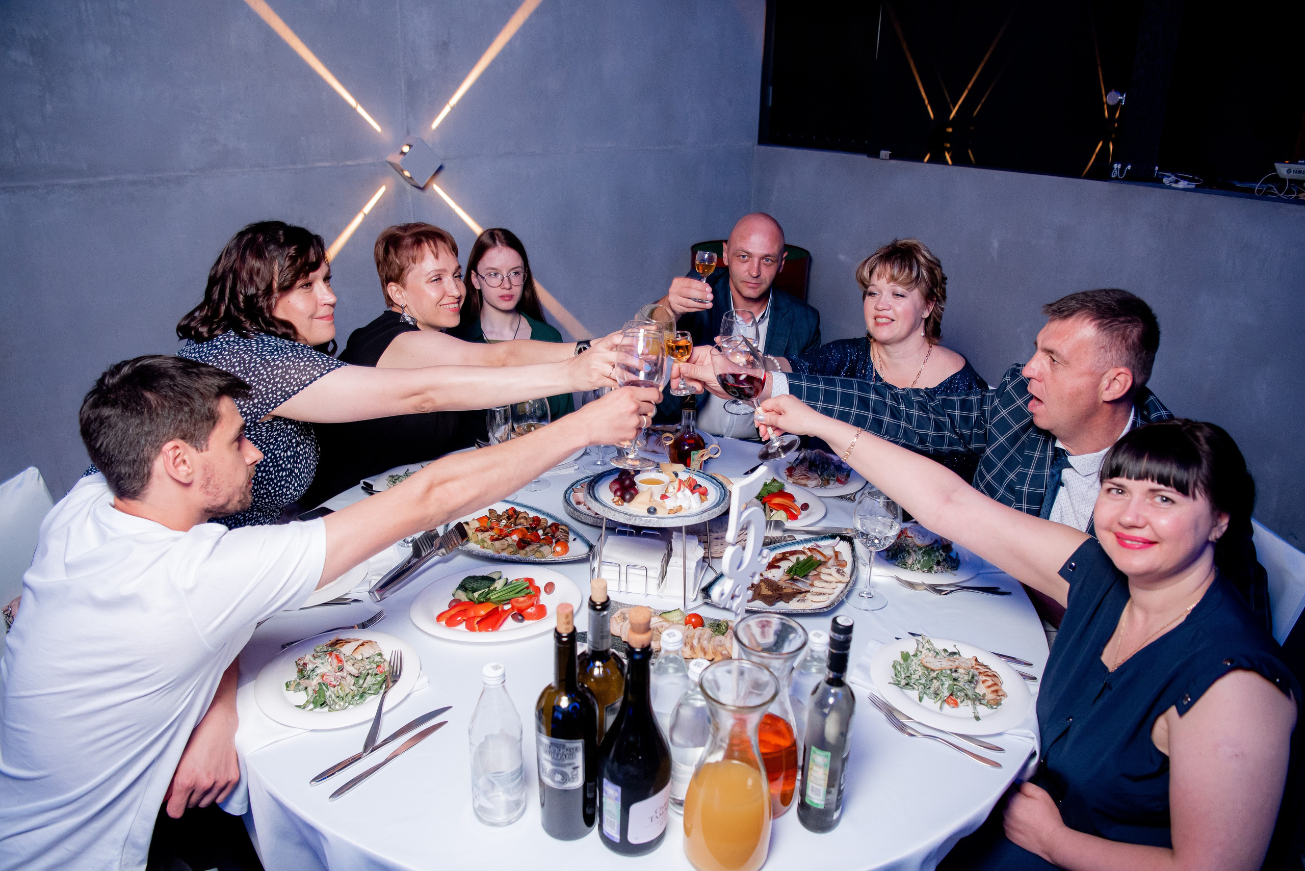 140 Школа. Вручение и Банкет. Сити Холл. Фотограф в Волгограде и Волжском Александр Горбань