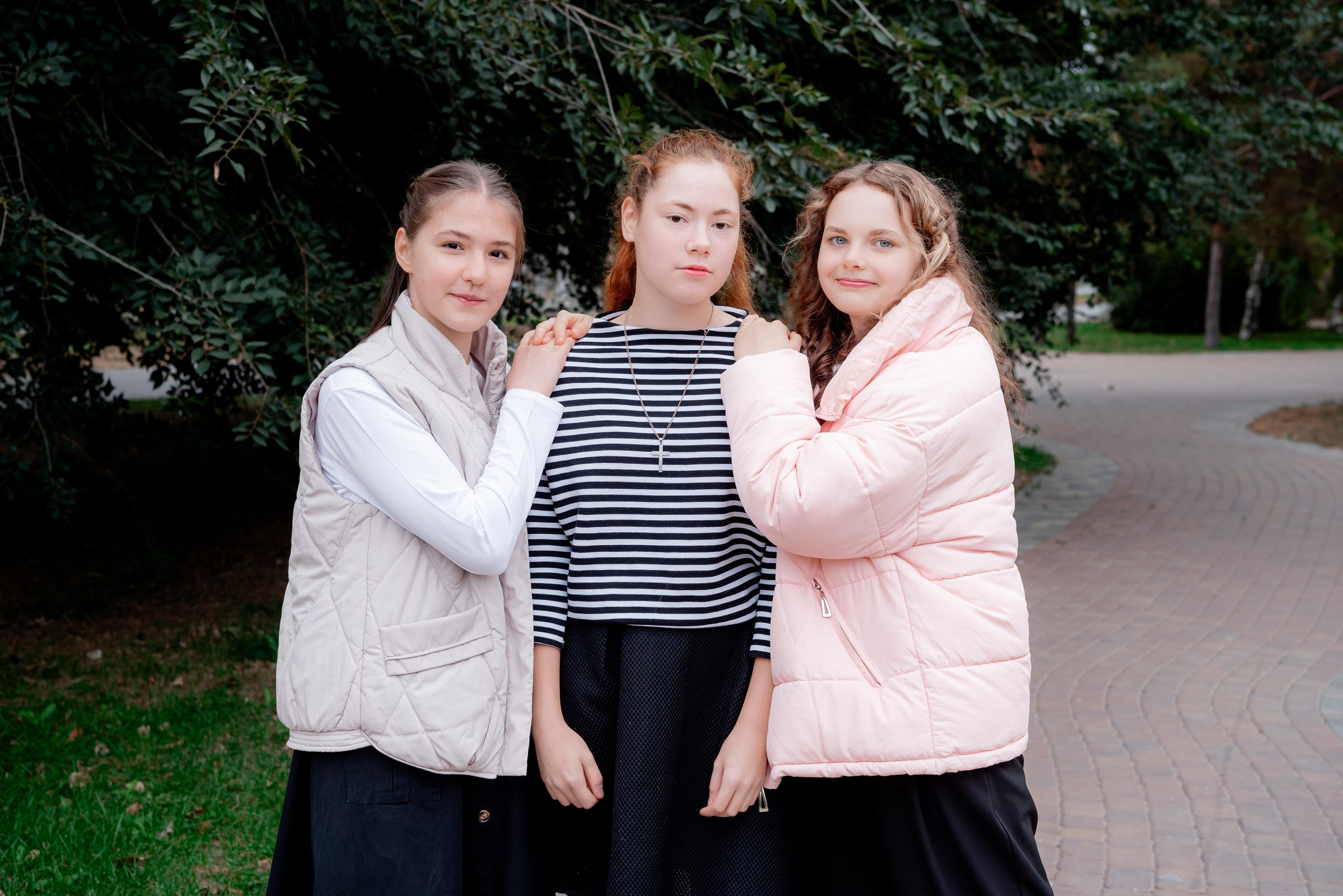 Фотосессия в парке для альбома школьники 9 класс. Фотограф в Волгограде и Волжском Александр Горбань