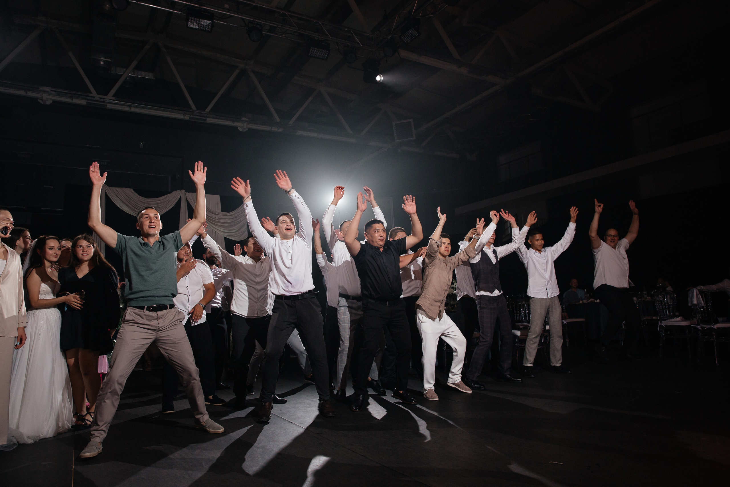 Уютная свадьба — Аскар и Катя на Марсовом поле. Свадебный фотограф в Оренбурге Илья Володьков