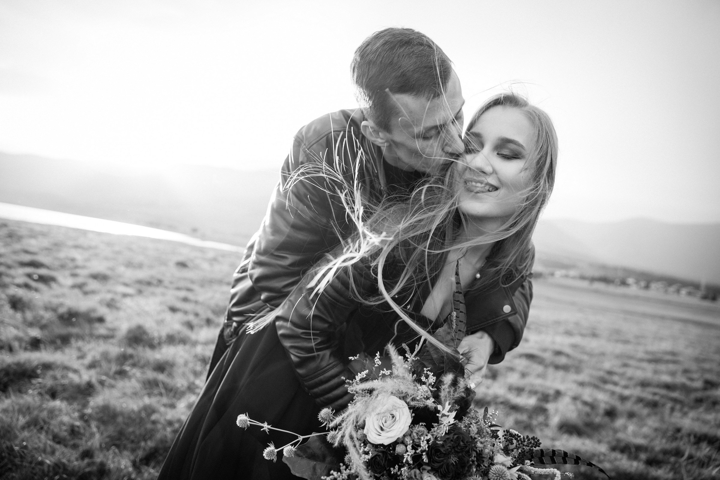 Полина и Женя. Лес, кожанки и 2 дня кайфа. Свадебный фотограф в Иркутске Сапаров Александр