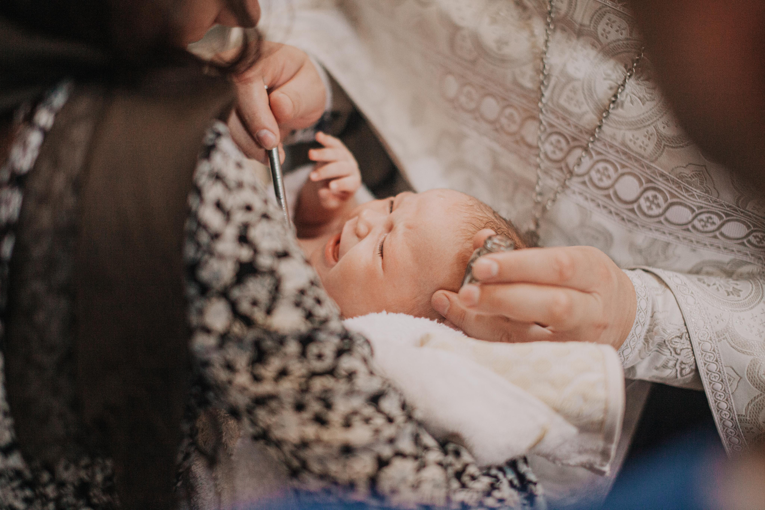 Крещение. Церковь Вознесения Господня на Ильинке. Фотограф на крещение и венчание в Нижнем Новгороде.Свадебный Фотограф