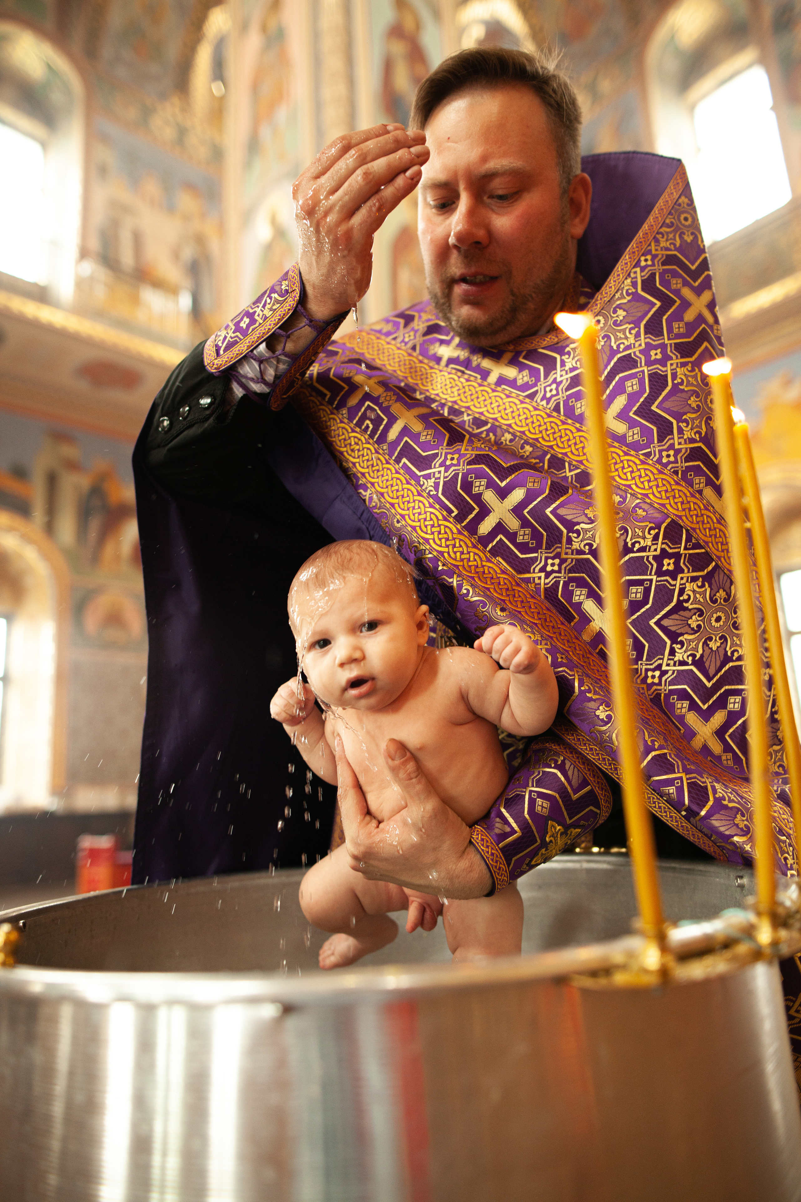Крещение. Храм Георгия Всеволодовича. Фотограф на крещение и венчание в Нижнем Новгороде.Свадебный Фотограф
