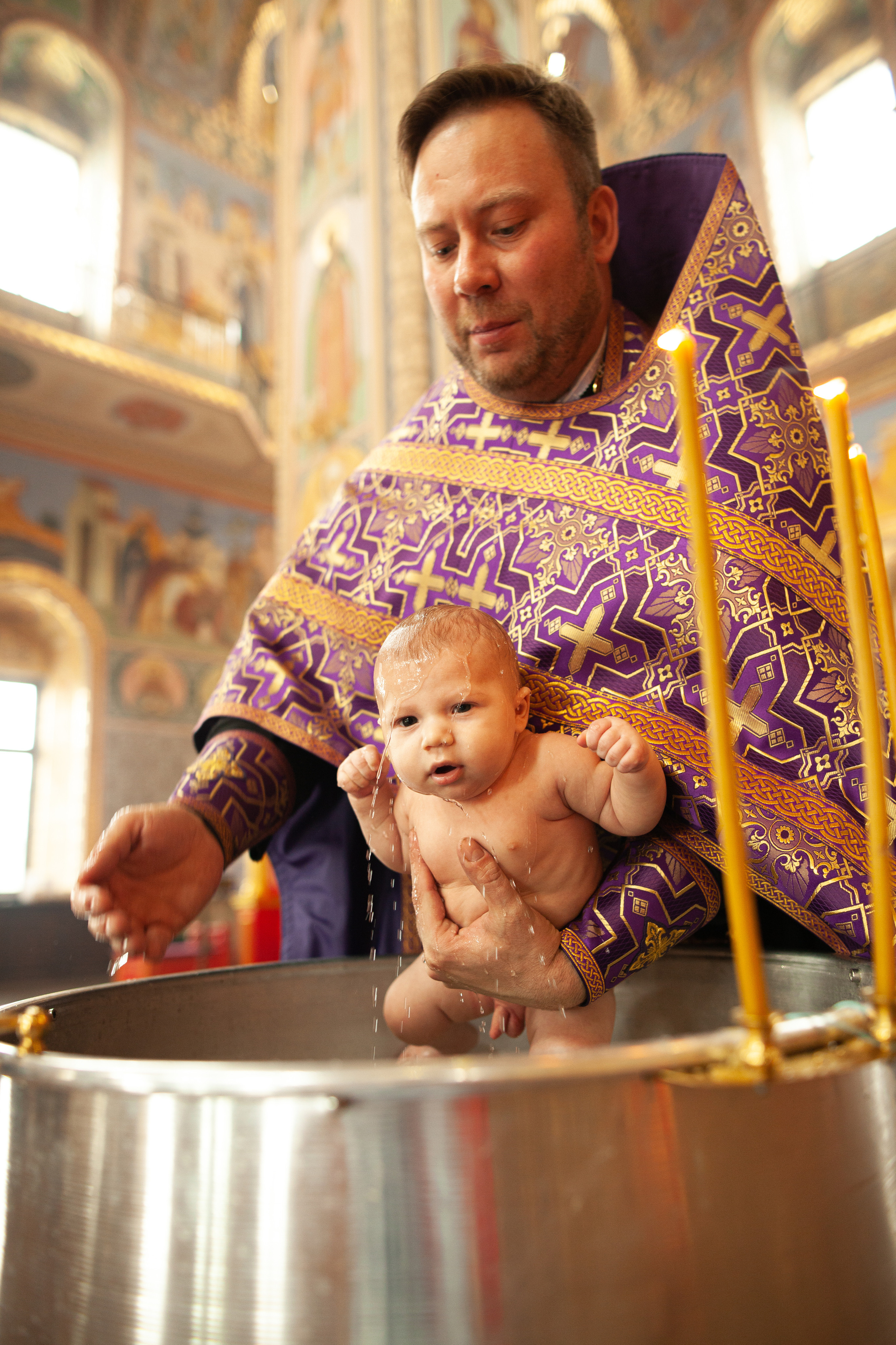 Крещение. Храм Георгия Всеволодовича. Фотограф на крещение и венчание в Нижнем Новгороде.Свадебный Фотограф