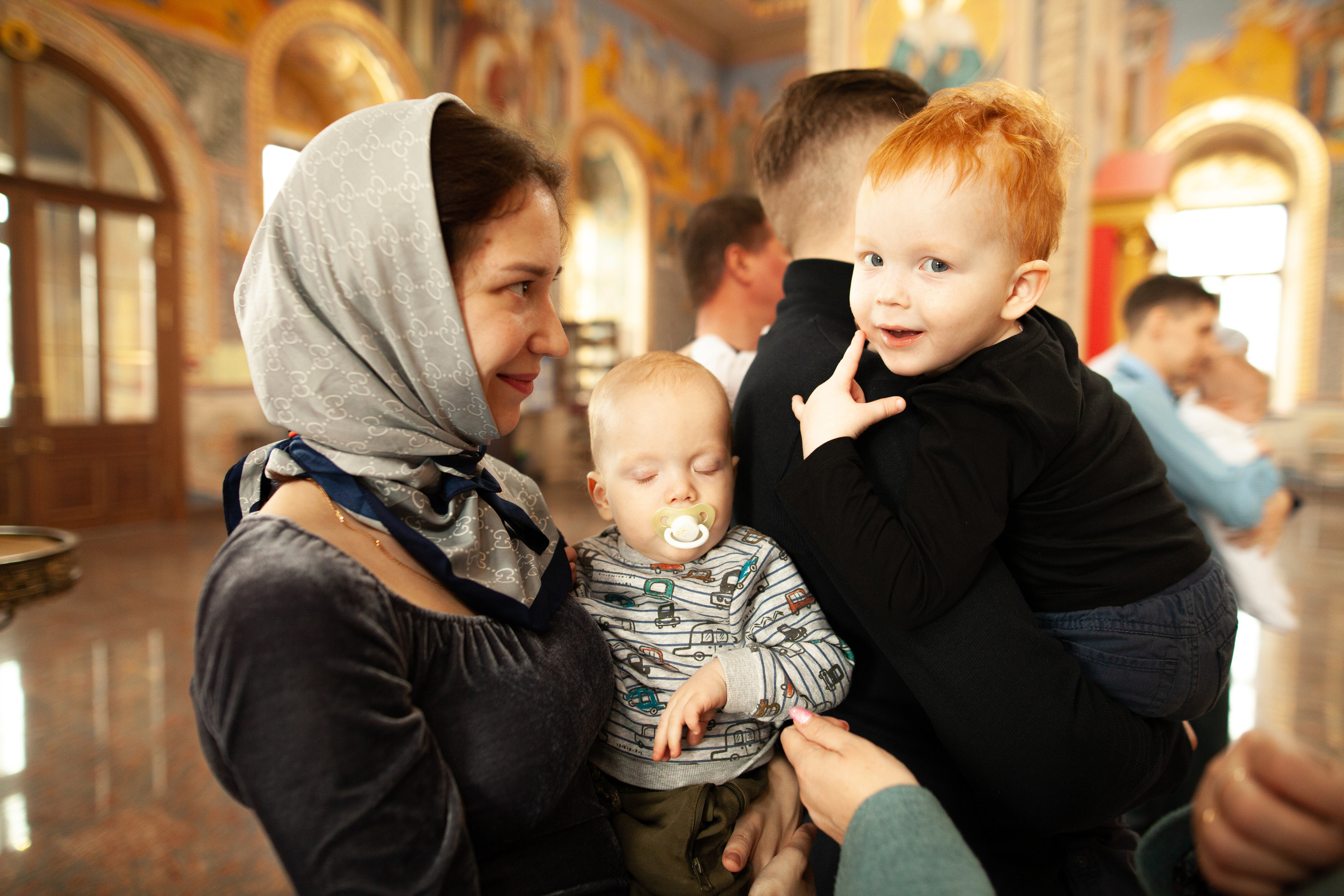 Крещение. Храм Георгия Всеволодовича. Фотограф на крещение и венчание в Нижнем Новгороде.Свадебный Фотограф