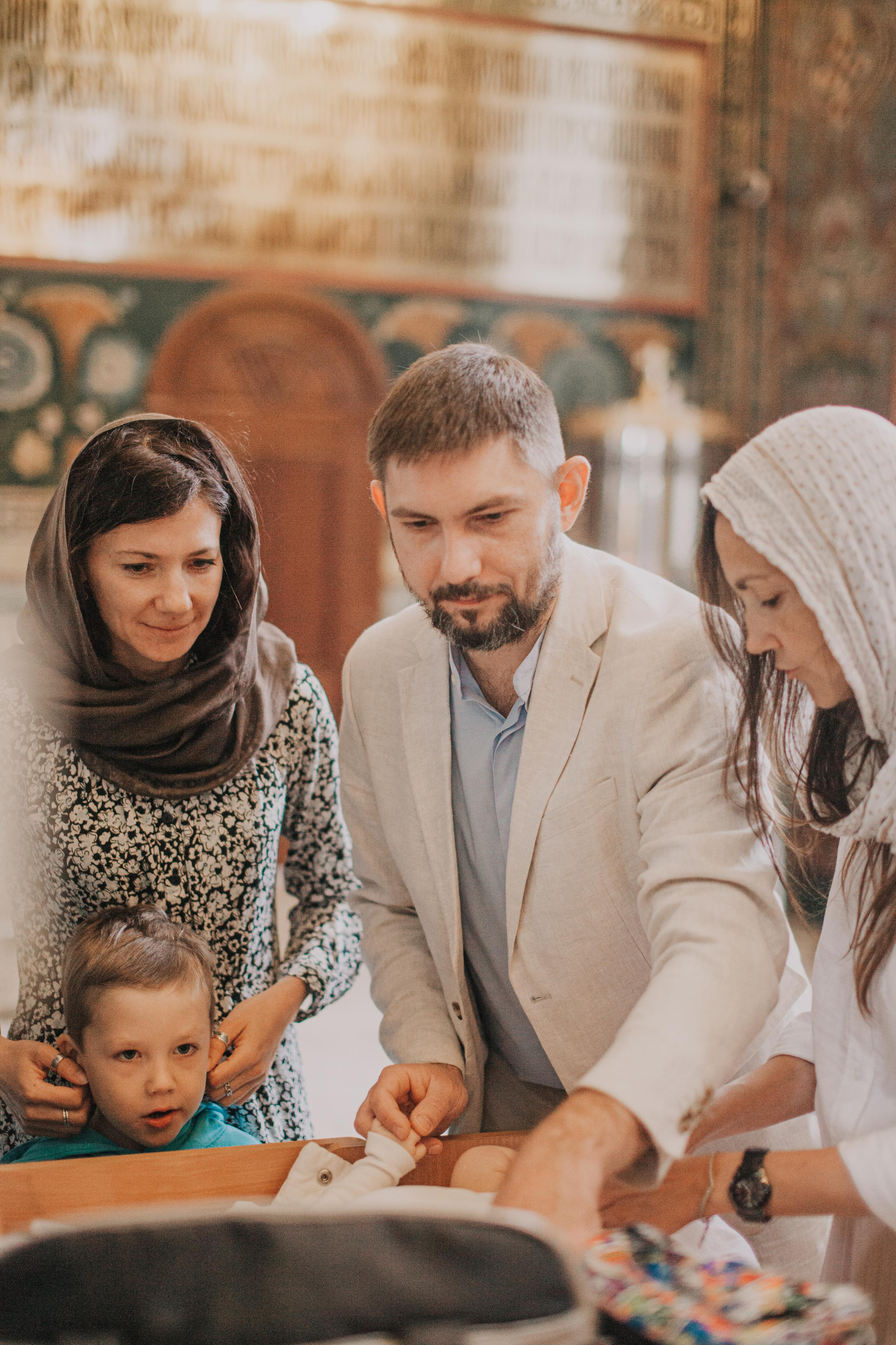 Крещение. Церковь Вознесения Господня на Ильинке. Фотограф на крещение и венчание в Нижнем Новгороде.Свадебный Фотограф