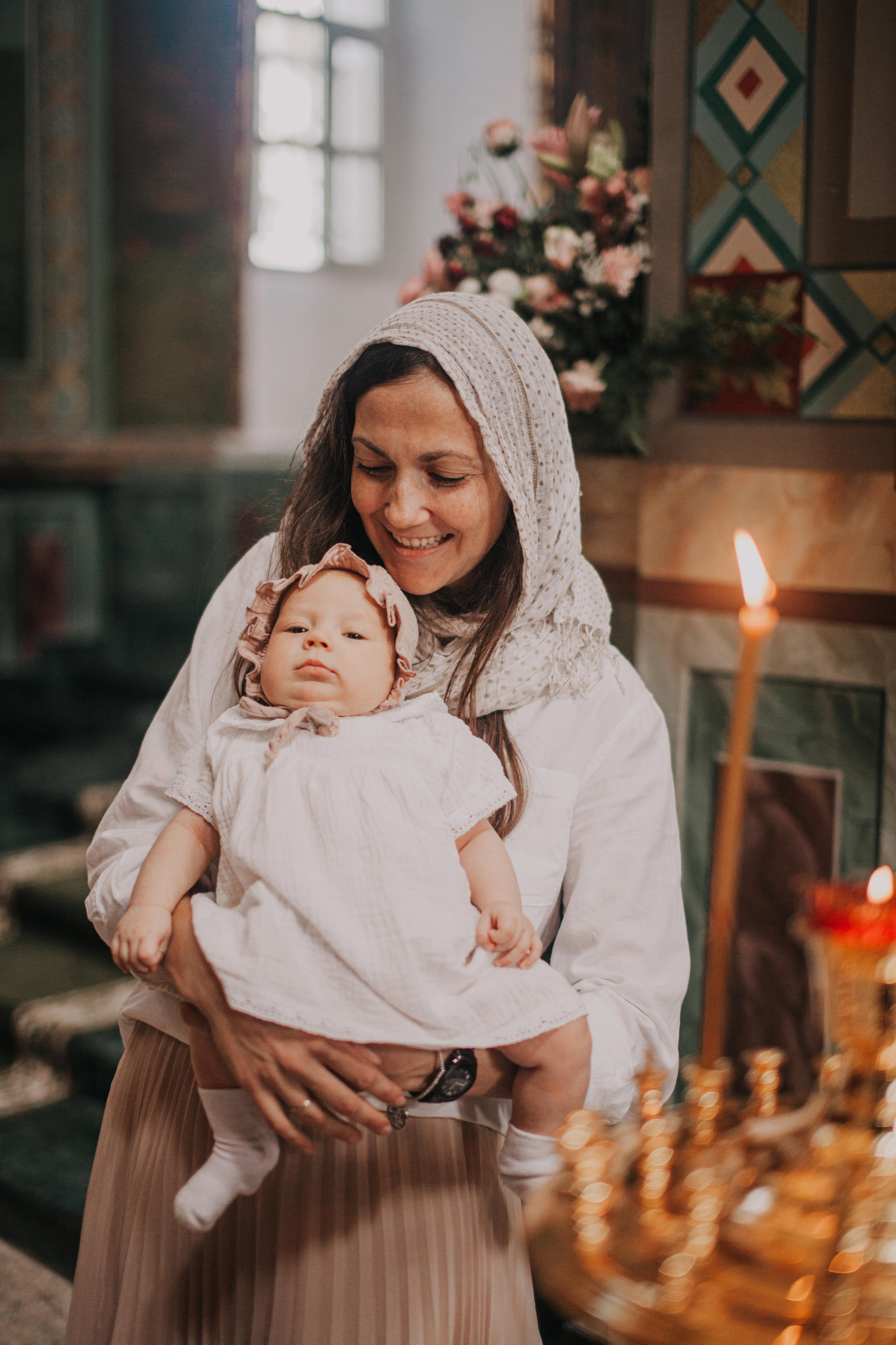 Крещение. Церковь Вознесения Господня на Ильинке. Фотограф на крещение и венчание в Нижнем Новгороде.Свадебный Фотограф