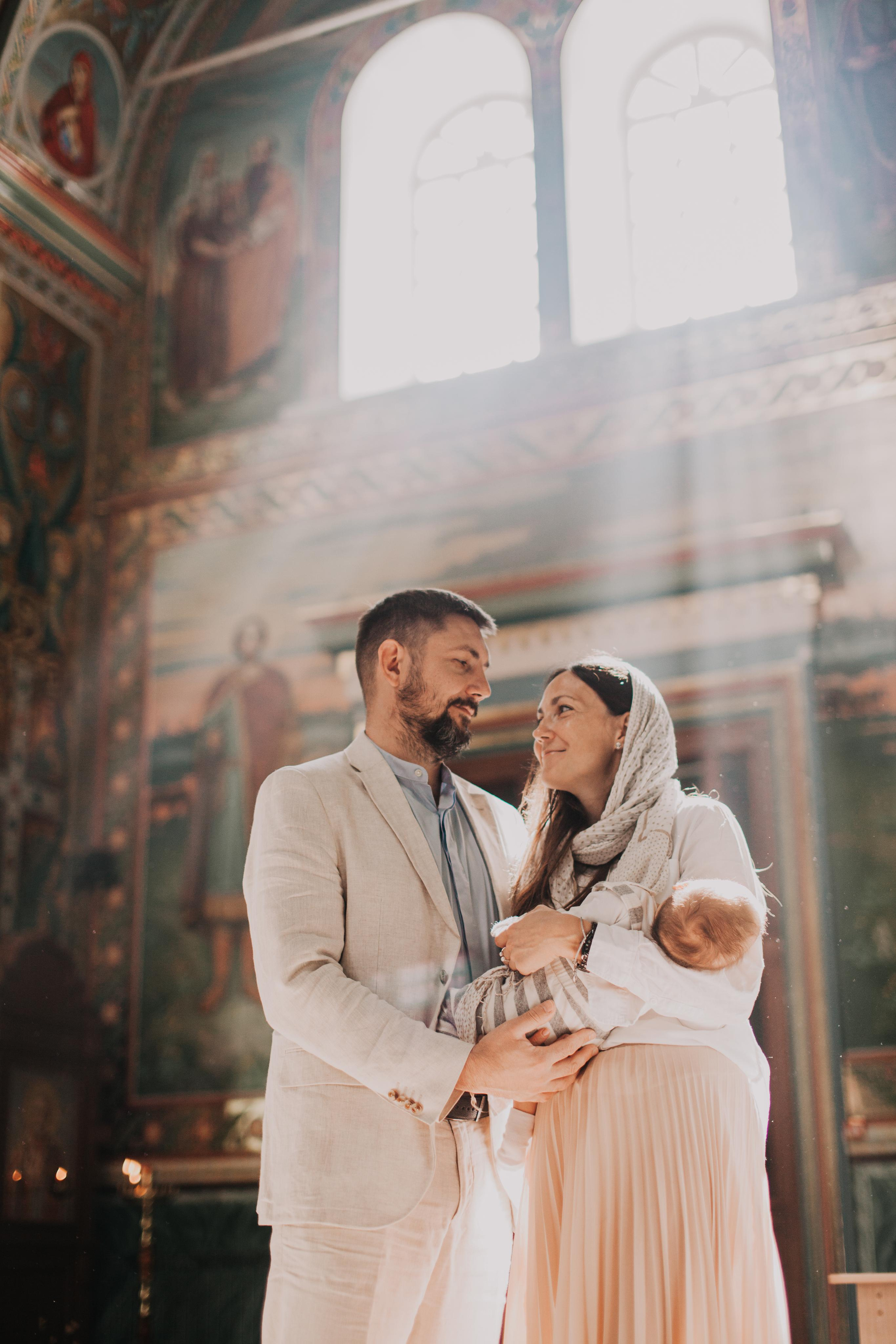 Крещение. Церковь Вознесения Господня на Ильинке. Фотограф на крещение и венчание в Нижнем Новгороде.Свадебный Фотограф
