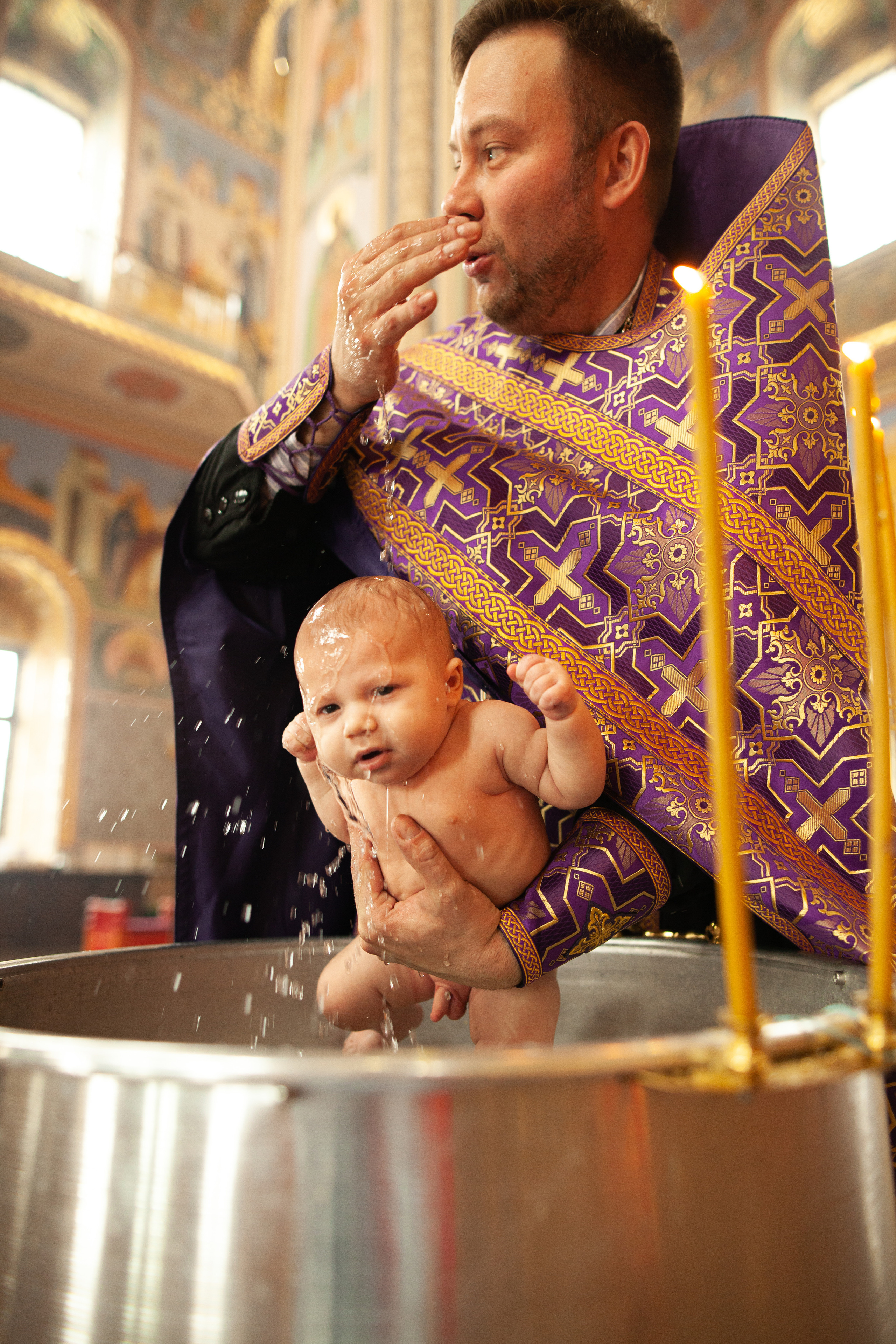Крещение. Храм Георгия Всеволодовича. Фотограф на крещение и венчание в Нижнем Новгороде.Свадебный Фотограф