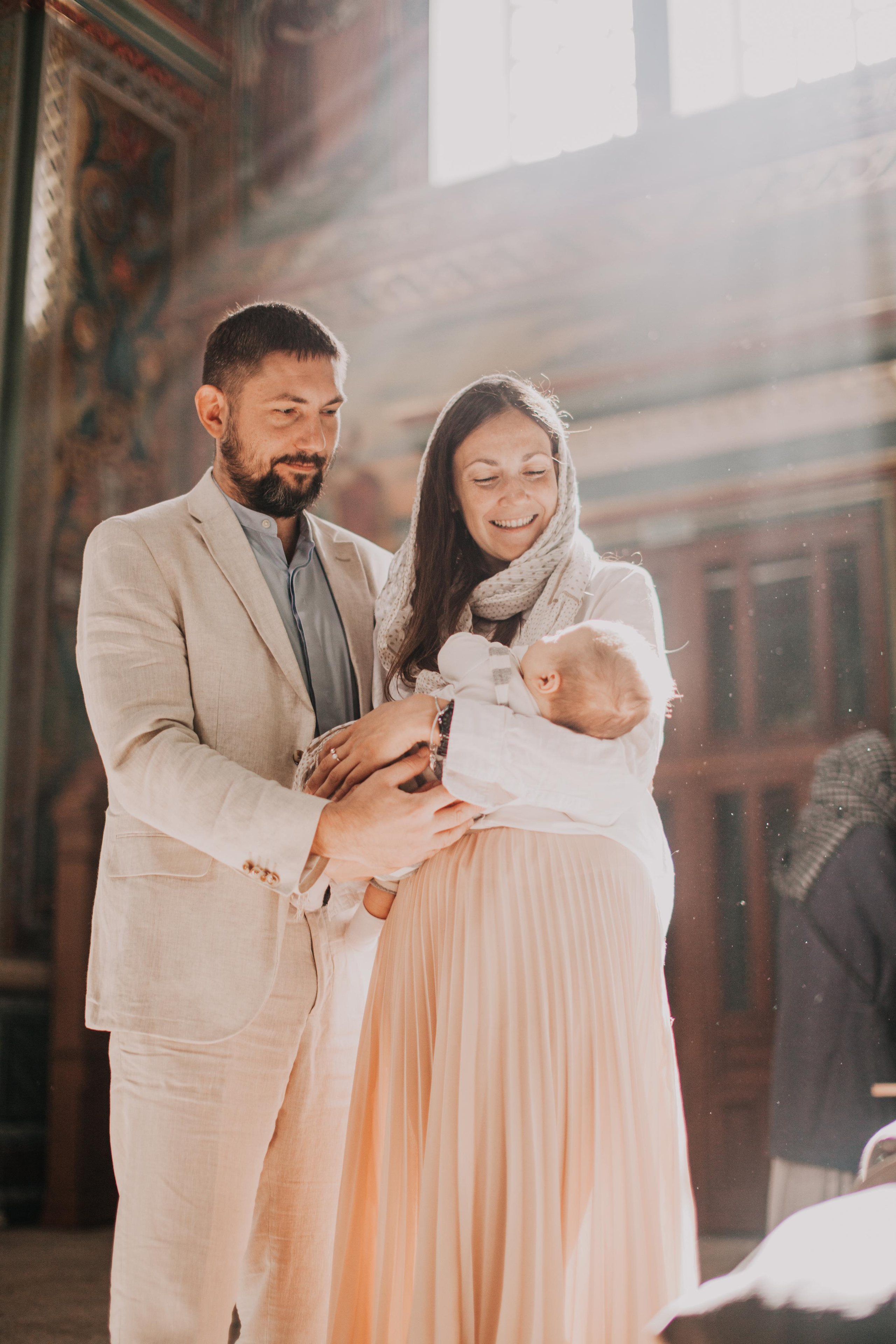 Крещение. Церковь Вознесения Господня на Ильинке. Фотограф на крещение и венчание в Нижнем Новгороде.Свадебный Фотограф