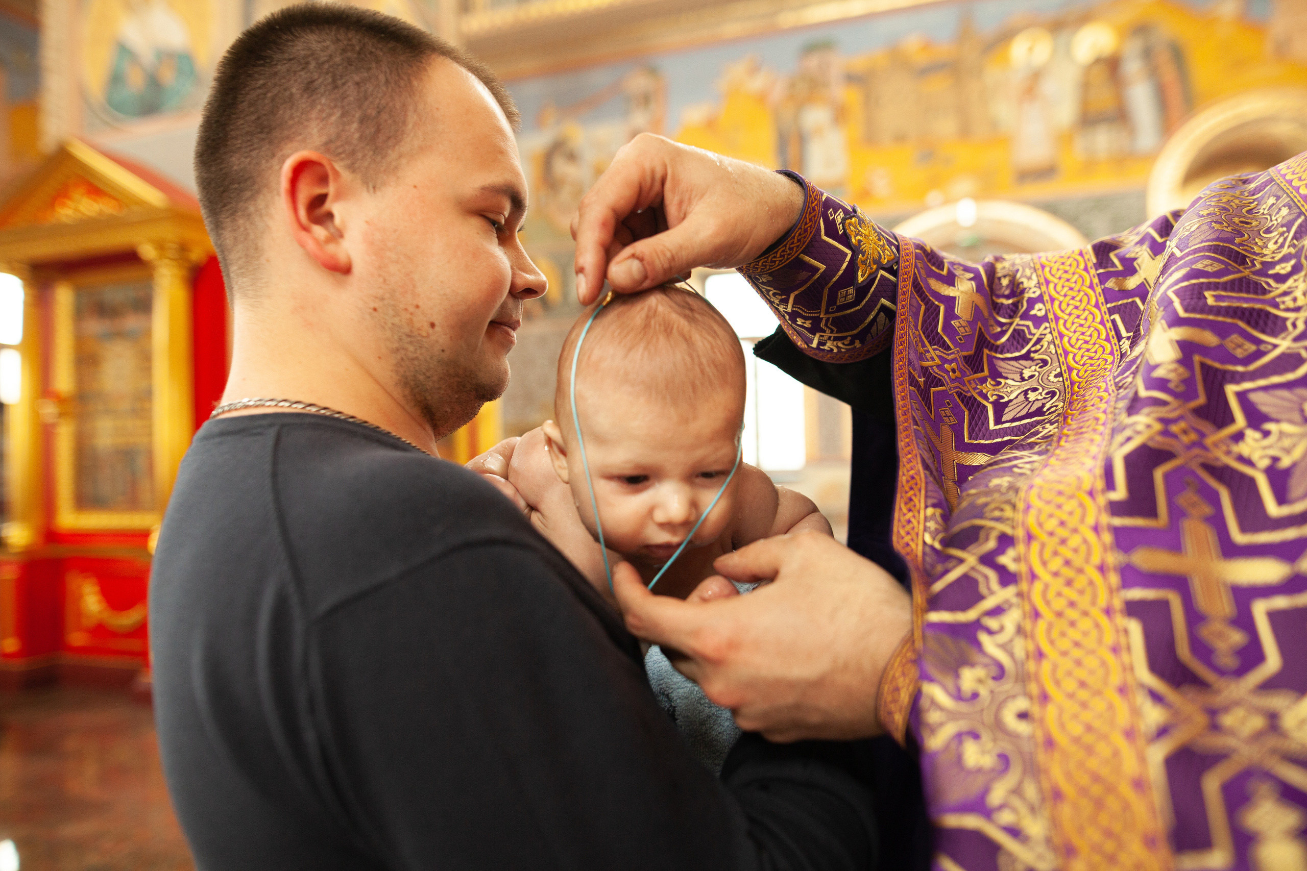 Крещение. Храм Георгия Всеволодовича. Фотограф на крещение и венчание в Нижнем Новгороде.Свадебный Фотограф