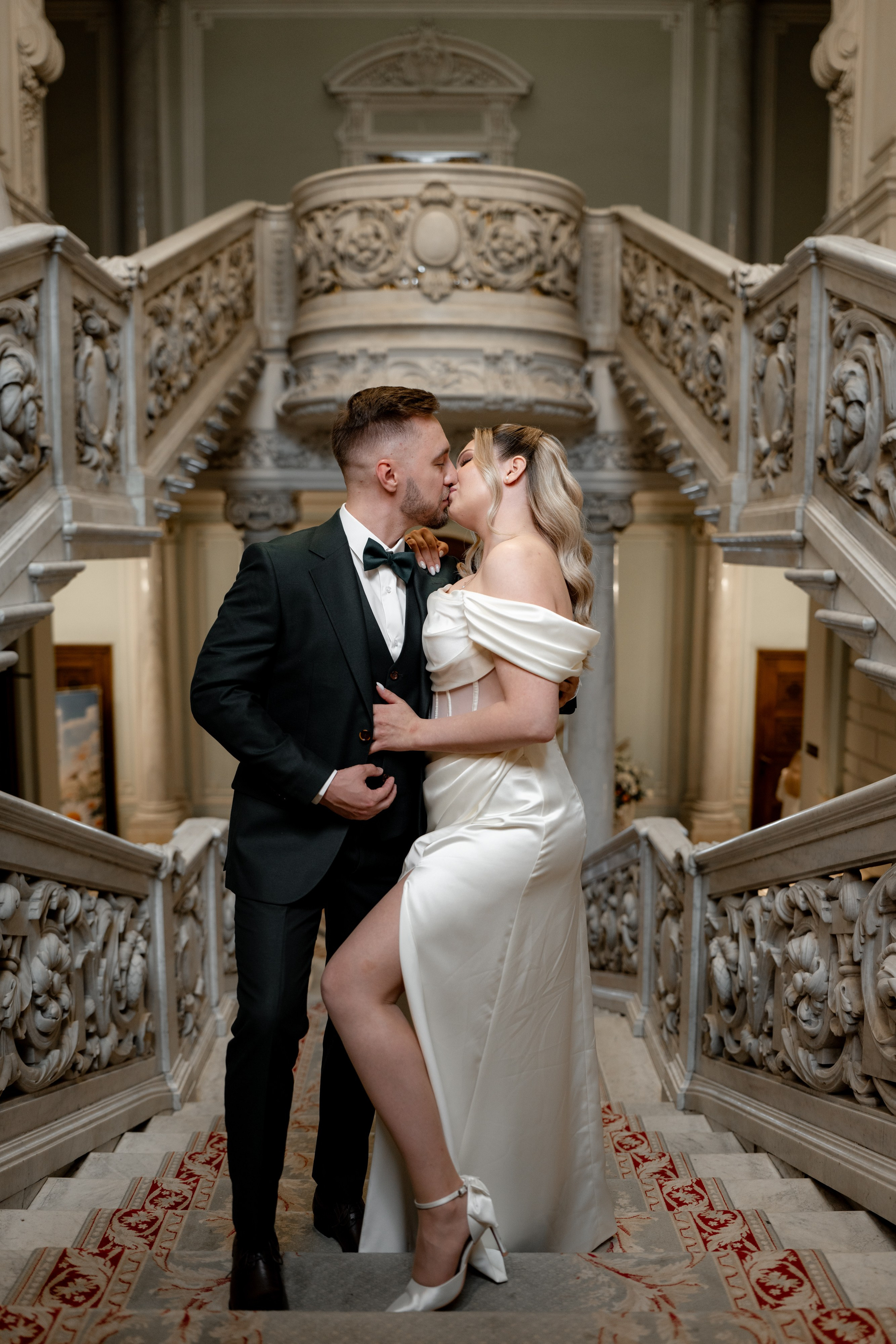 Свадебная фотосессия в отеле Хилтон. Свадебный фотограф Александр Невский в Санкт-Петербурге