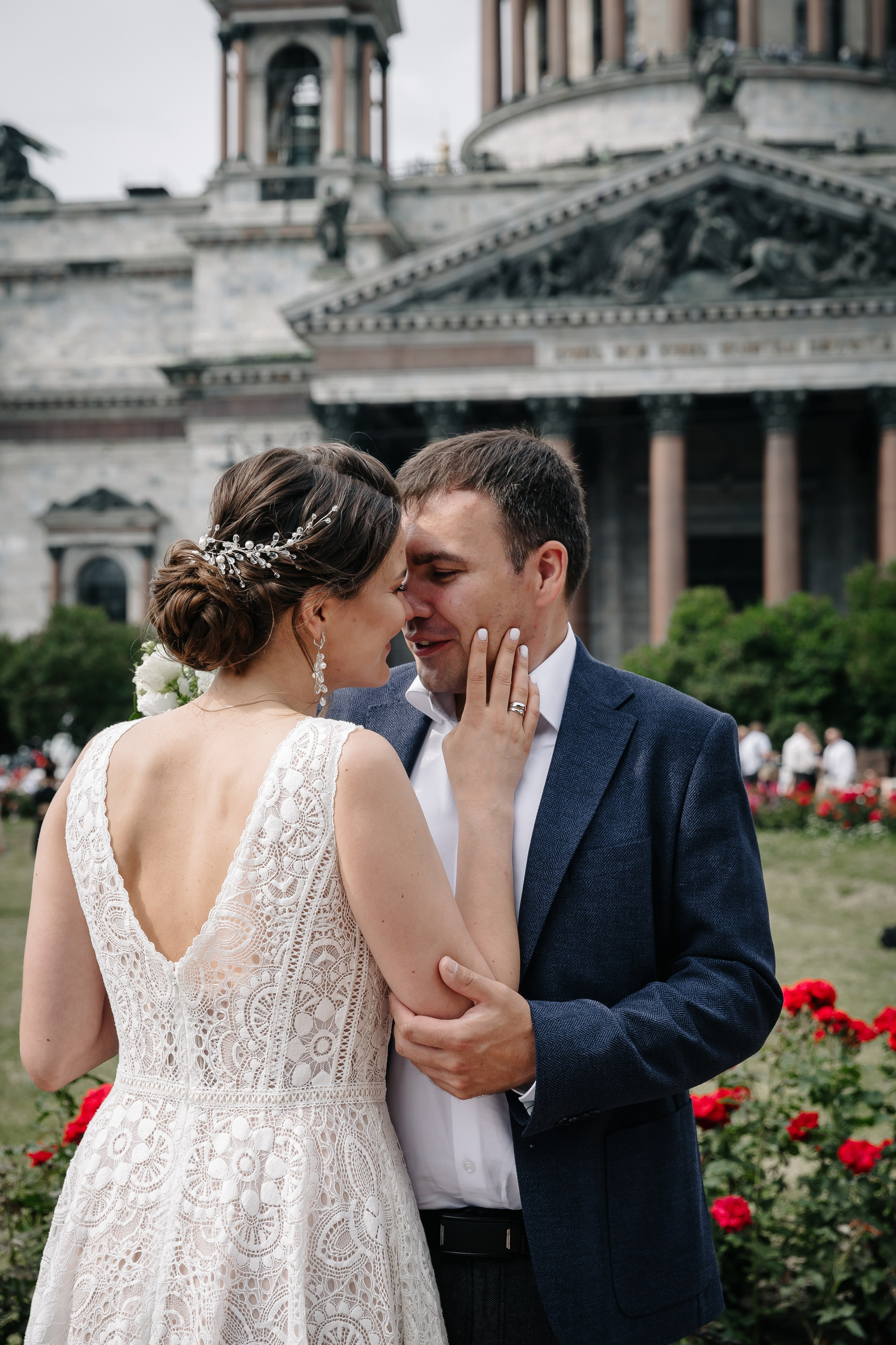ДВОРЕЦ № 1 | Июль, Исаакиевская площадь. Свадебный фотограф в Санкт-Петербурге Полина Корзухина
