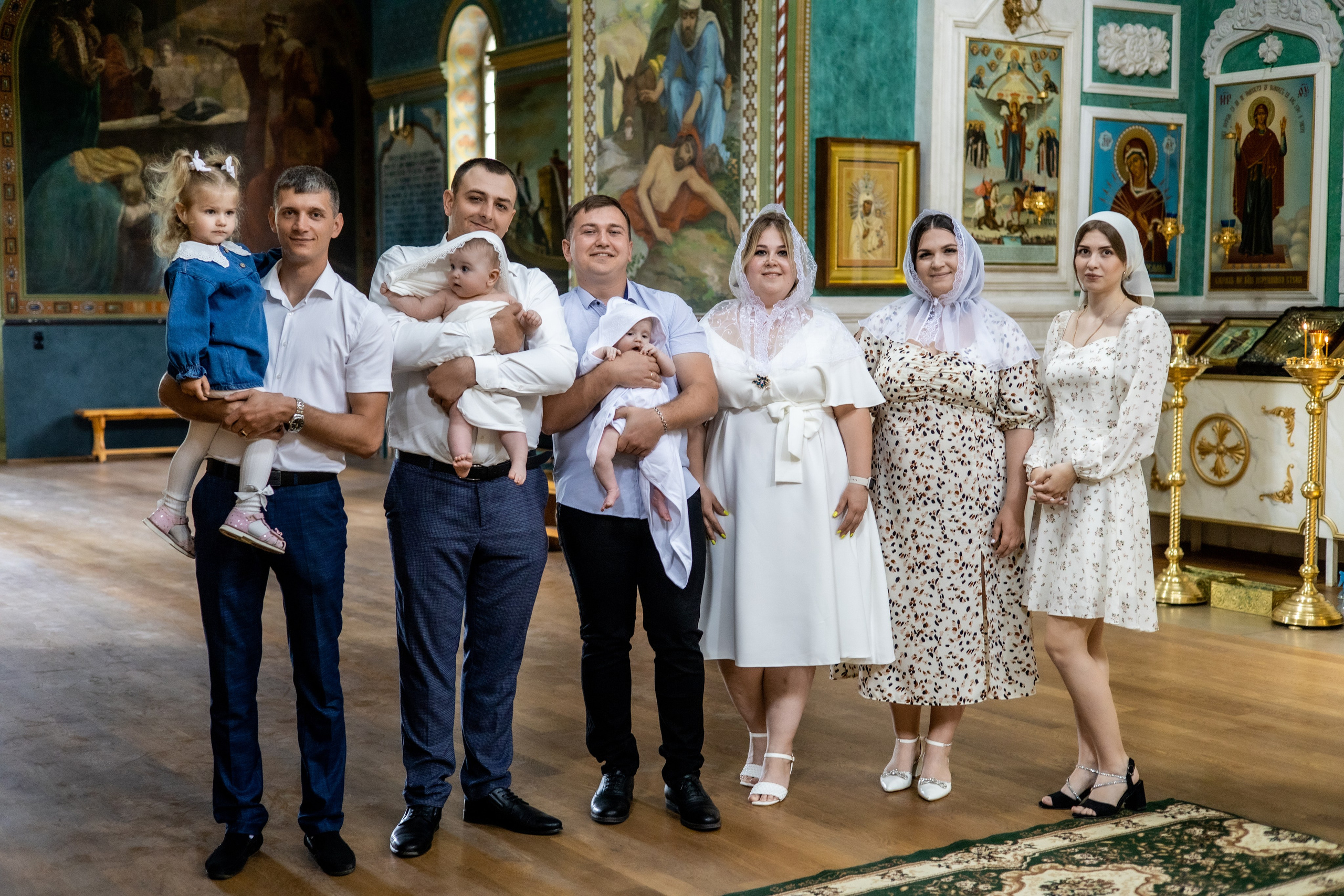 Крещение Ульяны и Вероники. Фотограф Надежда Лукьянова