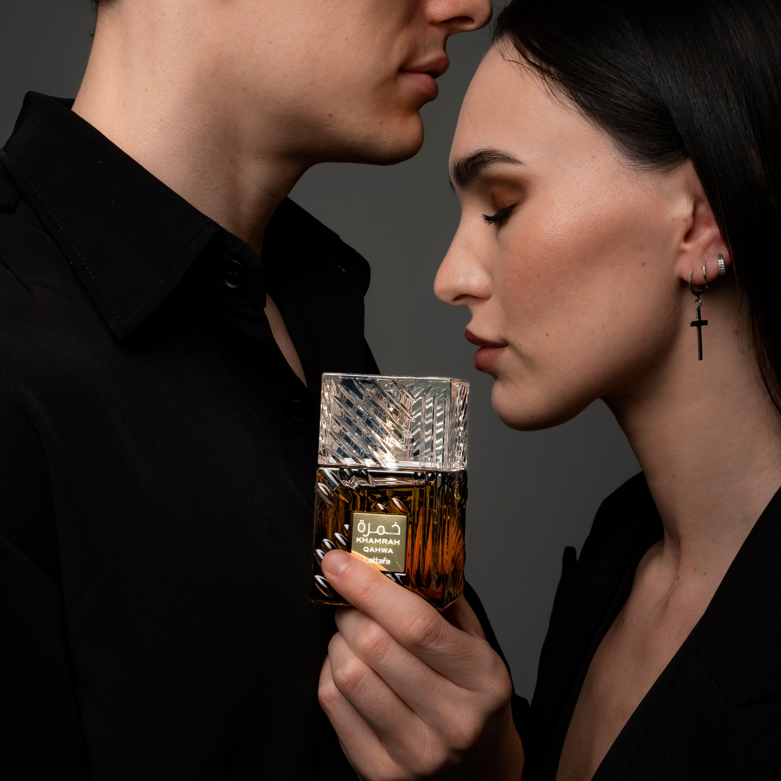 Парфюм. Портретная и Fashion фотосъемка в Москве КРИС KISS. Лукбуки и каталоги