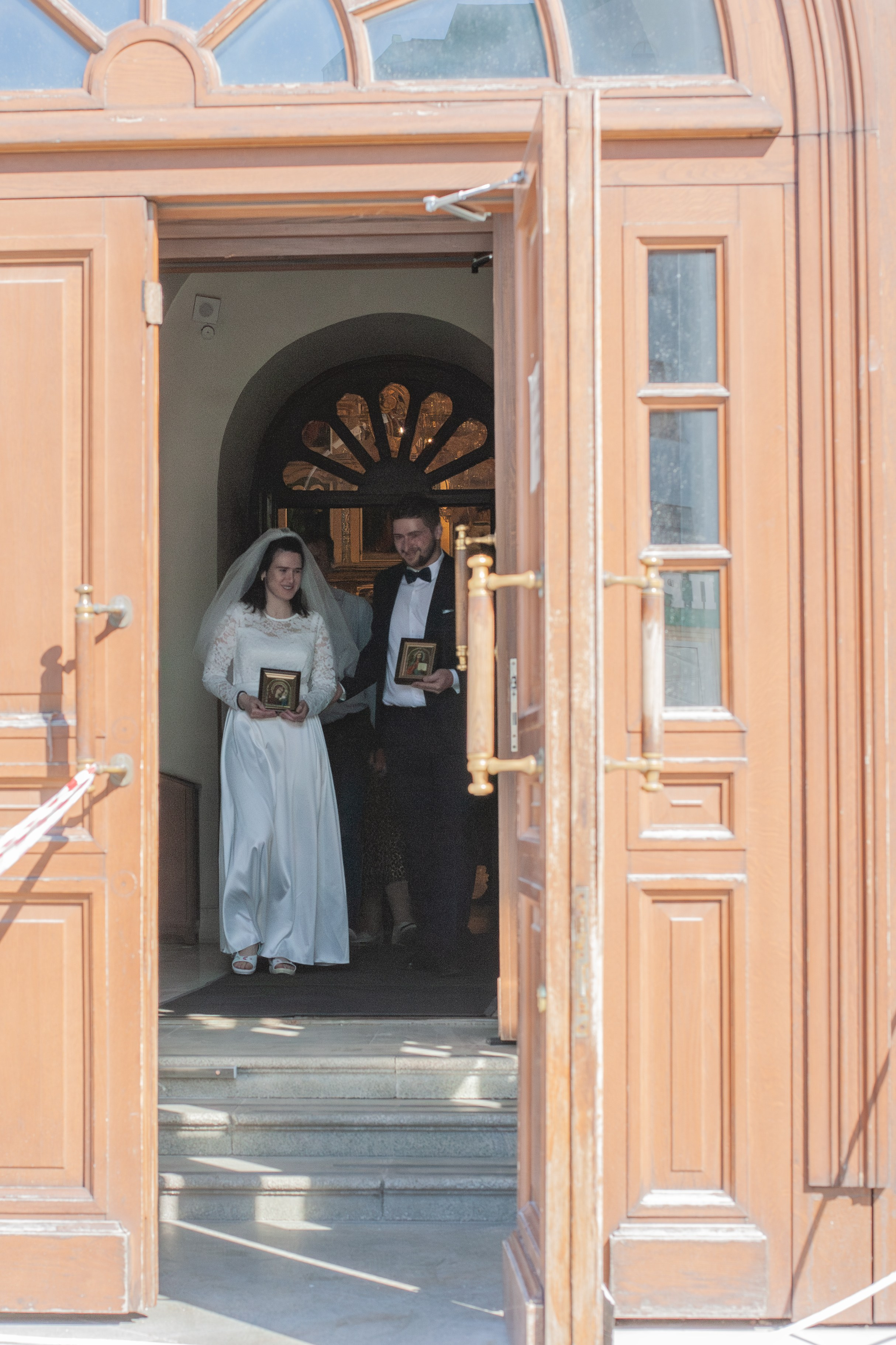 Венчание в храме Преображения Господня, стиль «Kodak Vision 500T». Фотограф на крещение/венчание