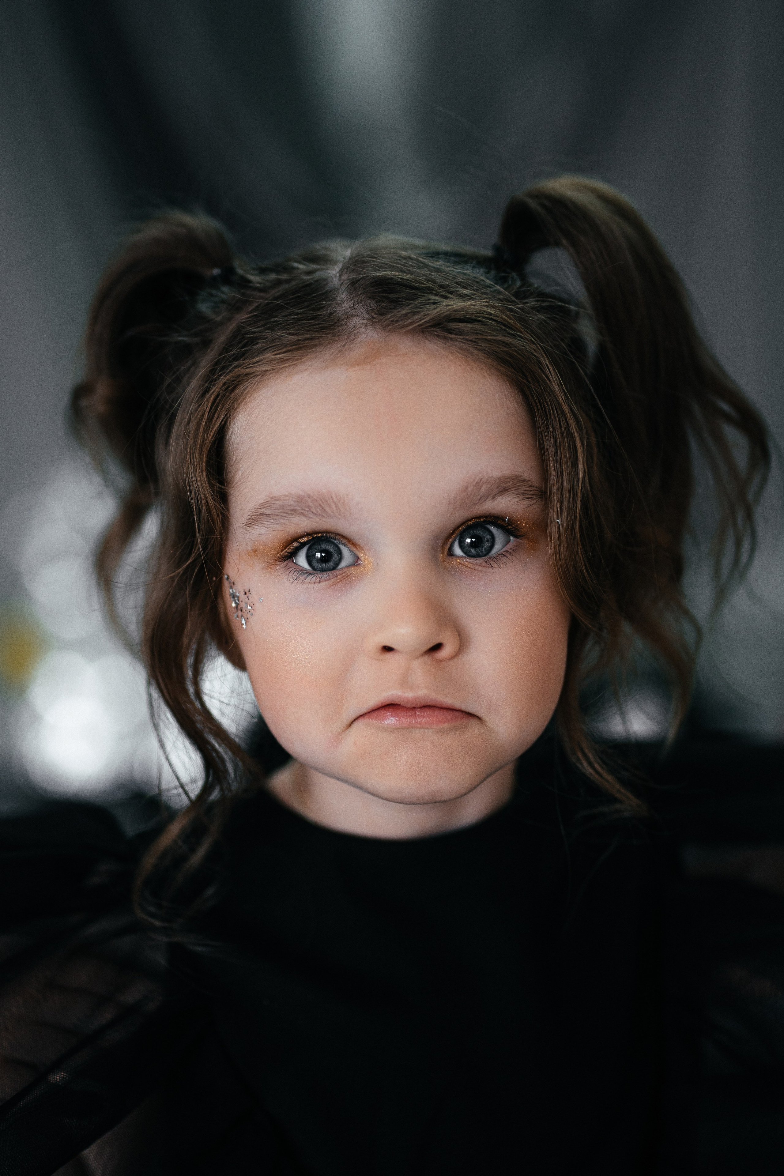 Фотосессия для девочки в платье. Фотограф Ким Наталья в Красноярске