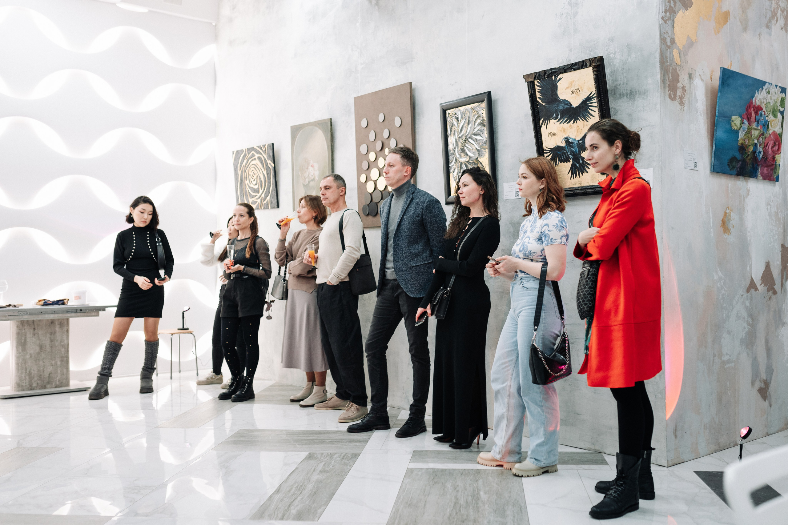Открытие выставки в галерее Artona. Фотограф Всеволод Емелин