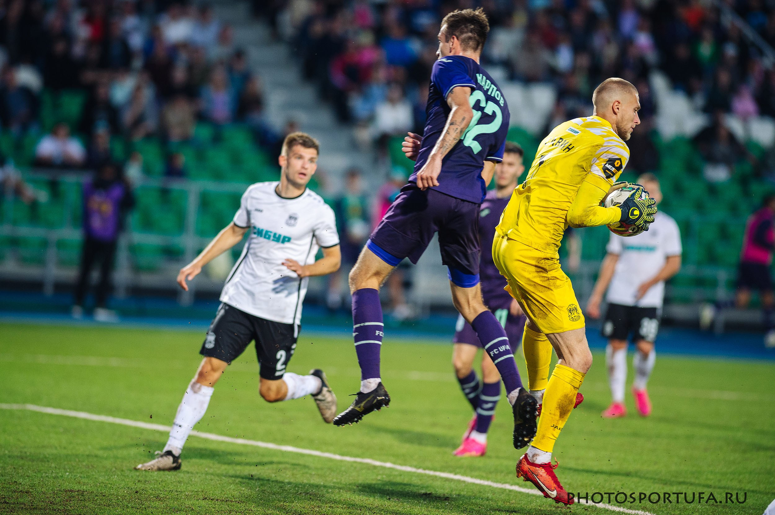 Россия — МЕЛБЕТ — Первая Лига. 4 -й тур «ФК УФА» — ФК «Тюмень». Спортивный фотограф в Уфе Евгений Буров