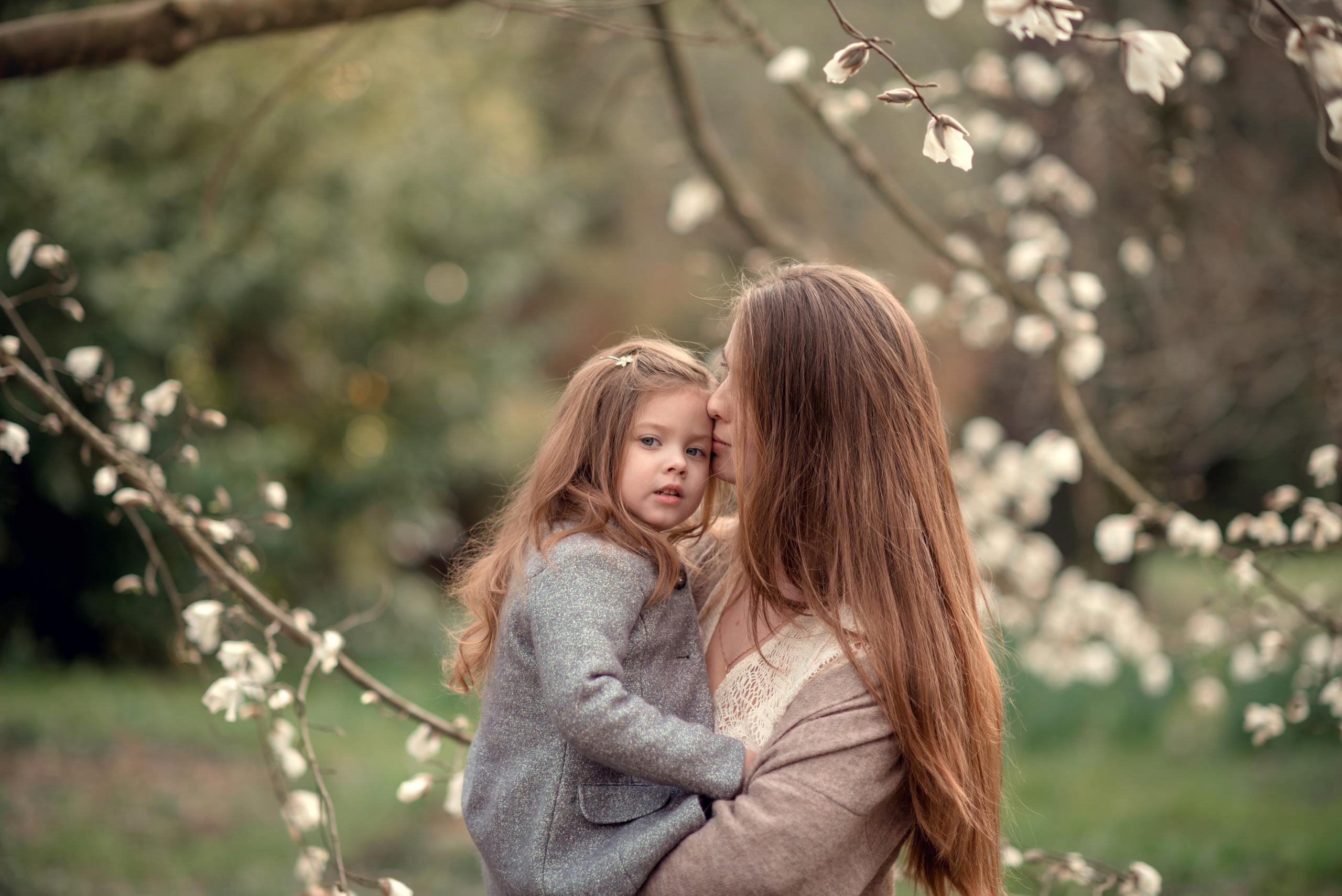 магнолия сочи мама дочь семья любовь нежность розовый трикотаж цветы цветение весна лето осень зима