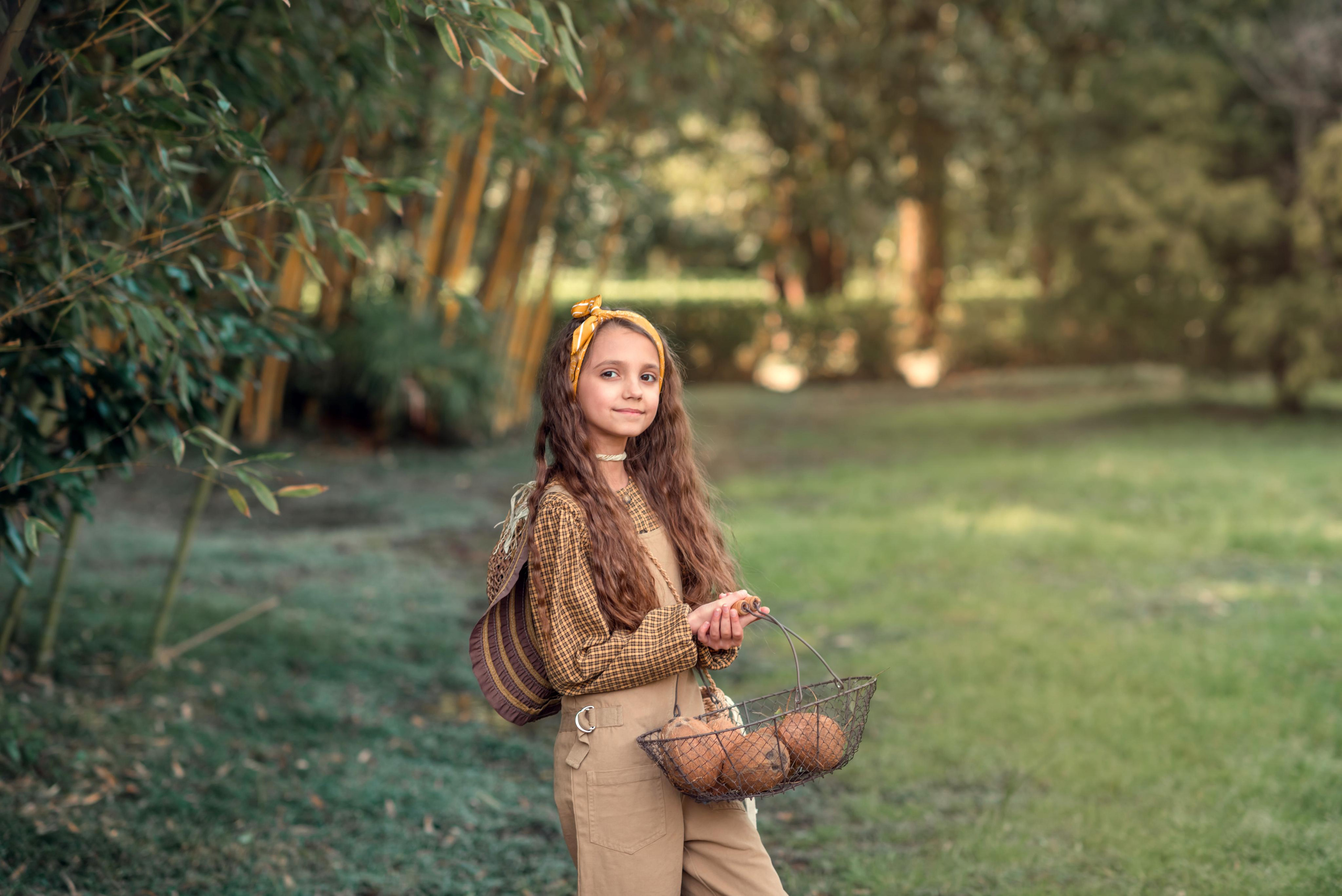 сочи адлер юг море пальма бамбук девочка коричневый зима весна лето осень кокос