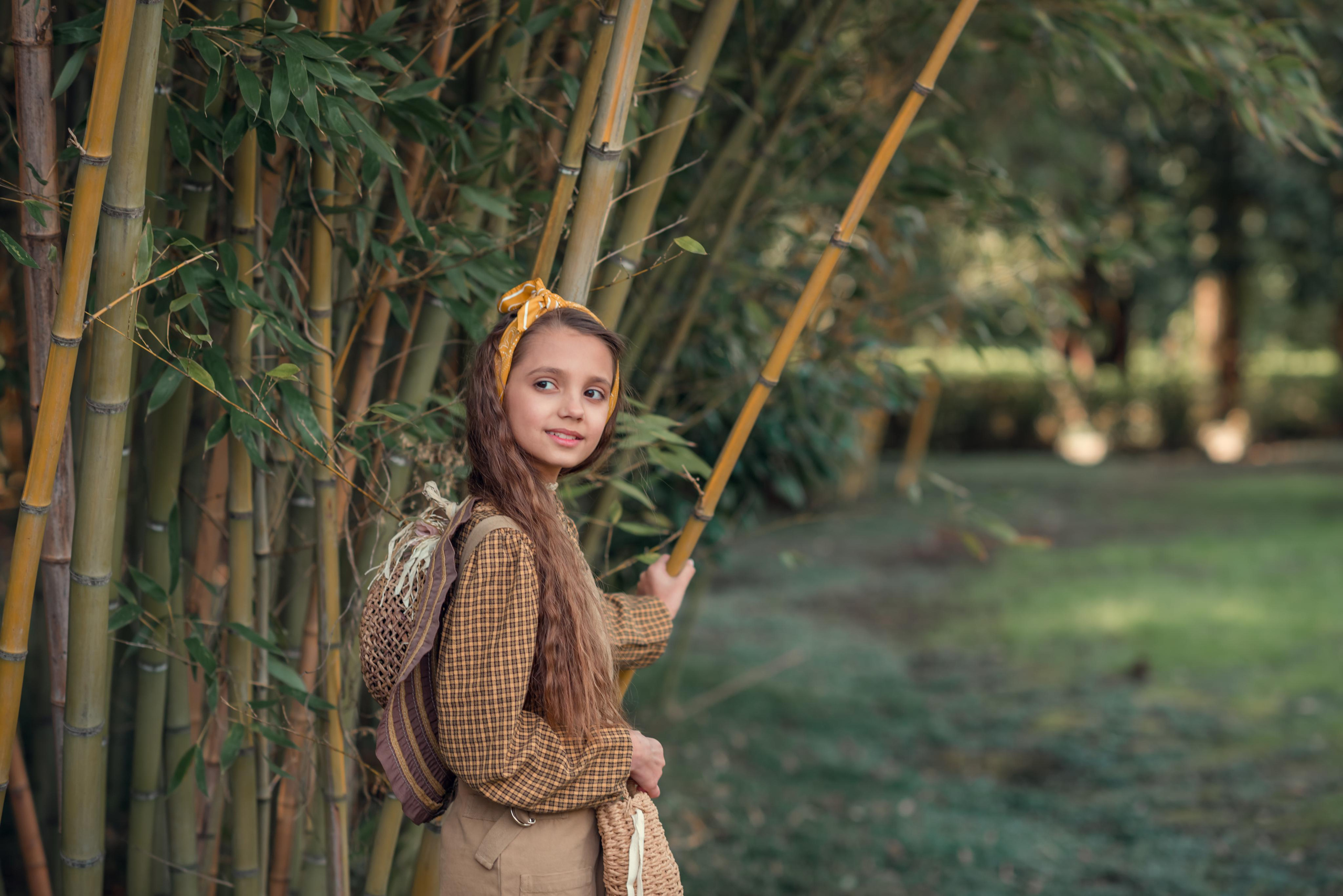 сочи адлер юг море пальма бамбук девочка коричневый зима весна лето осень кокос